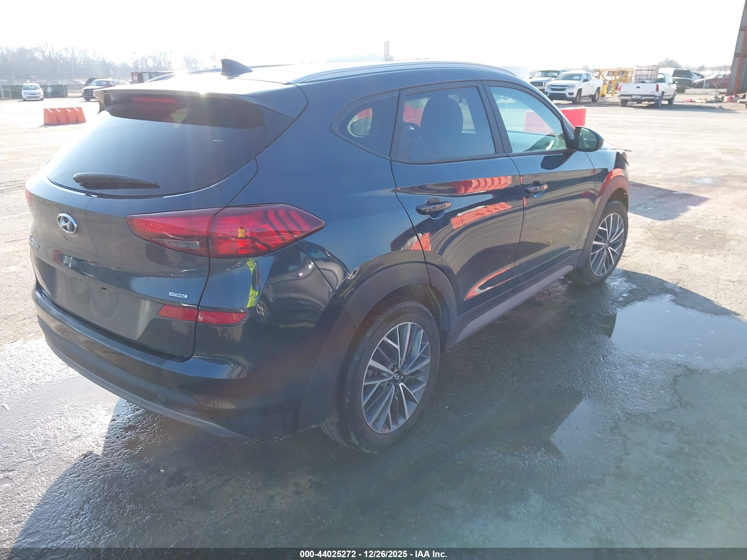HYUNDAI TUCSON image 4