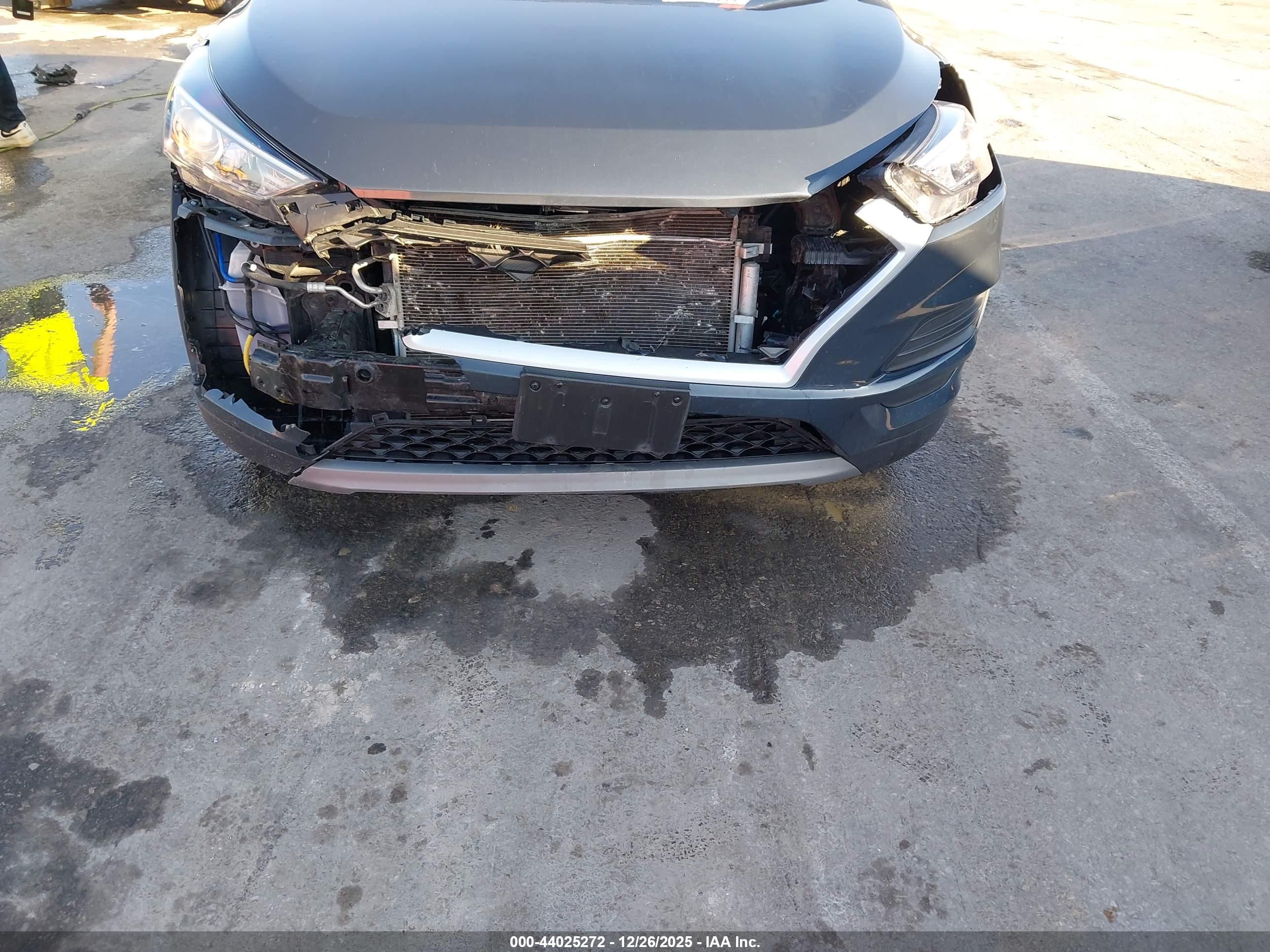 HYUNDAI TUCSON image 6