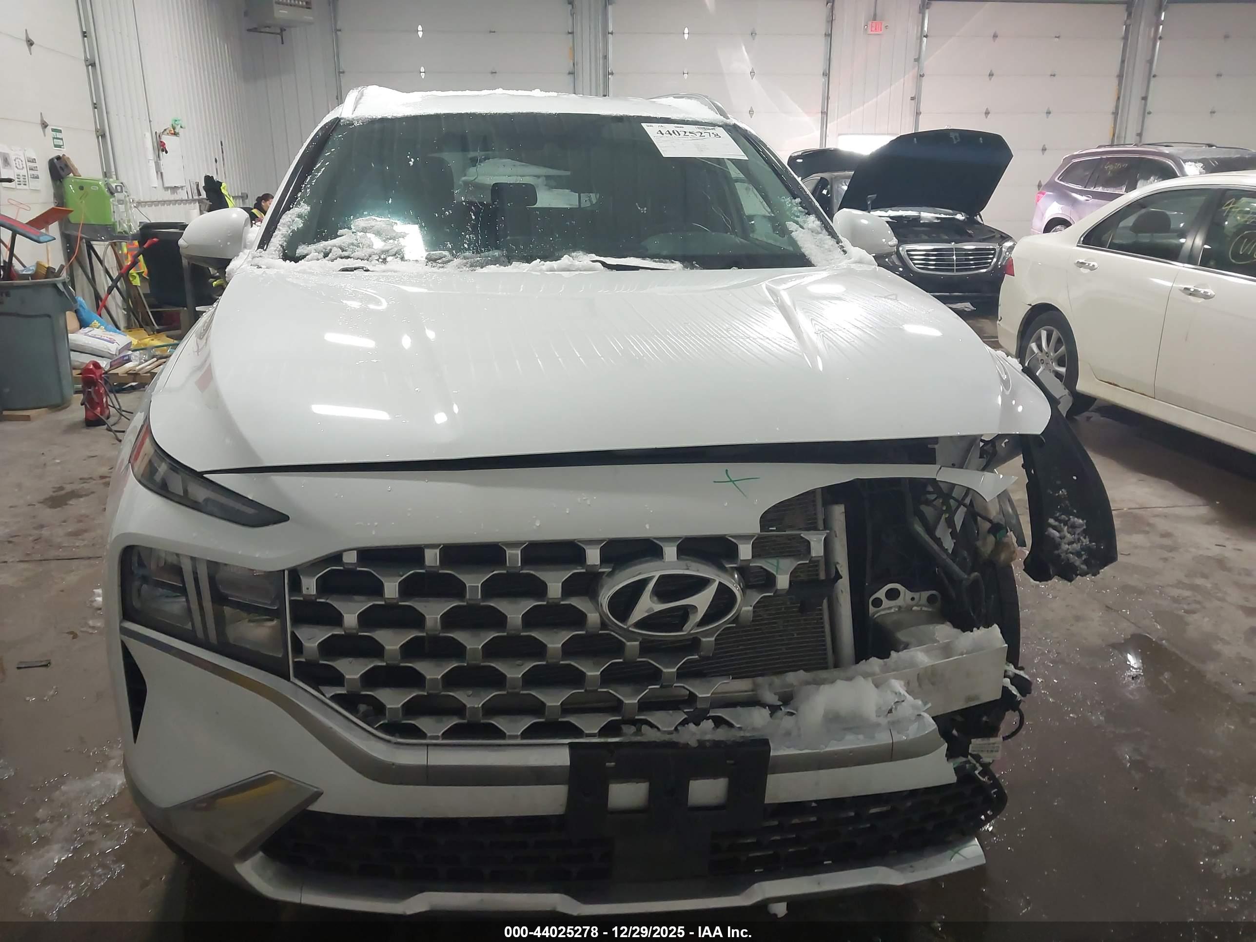 HYUNDAI SANTA image 6