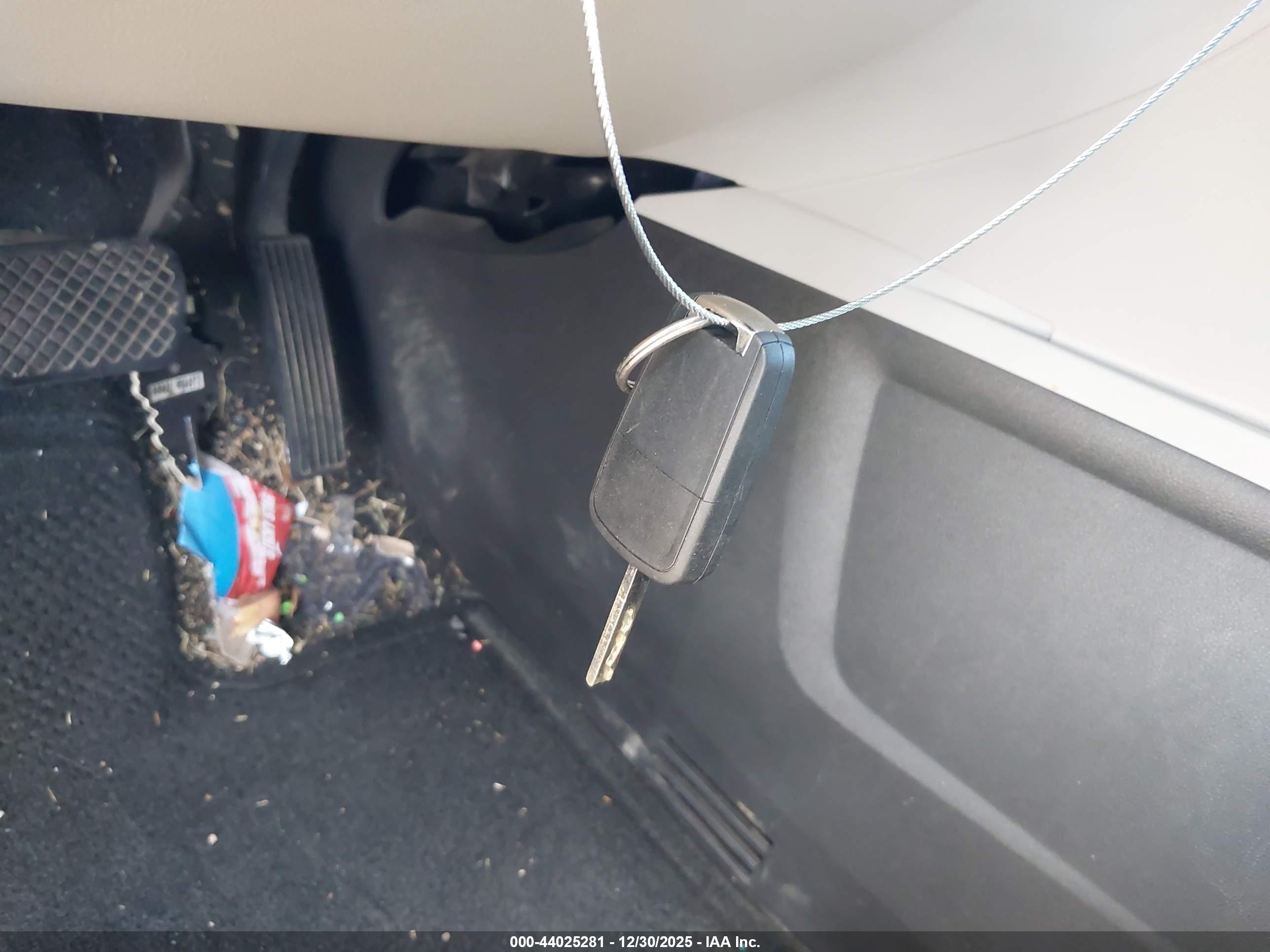 CHEVROLET EQUINOX image 11