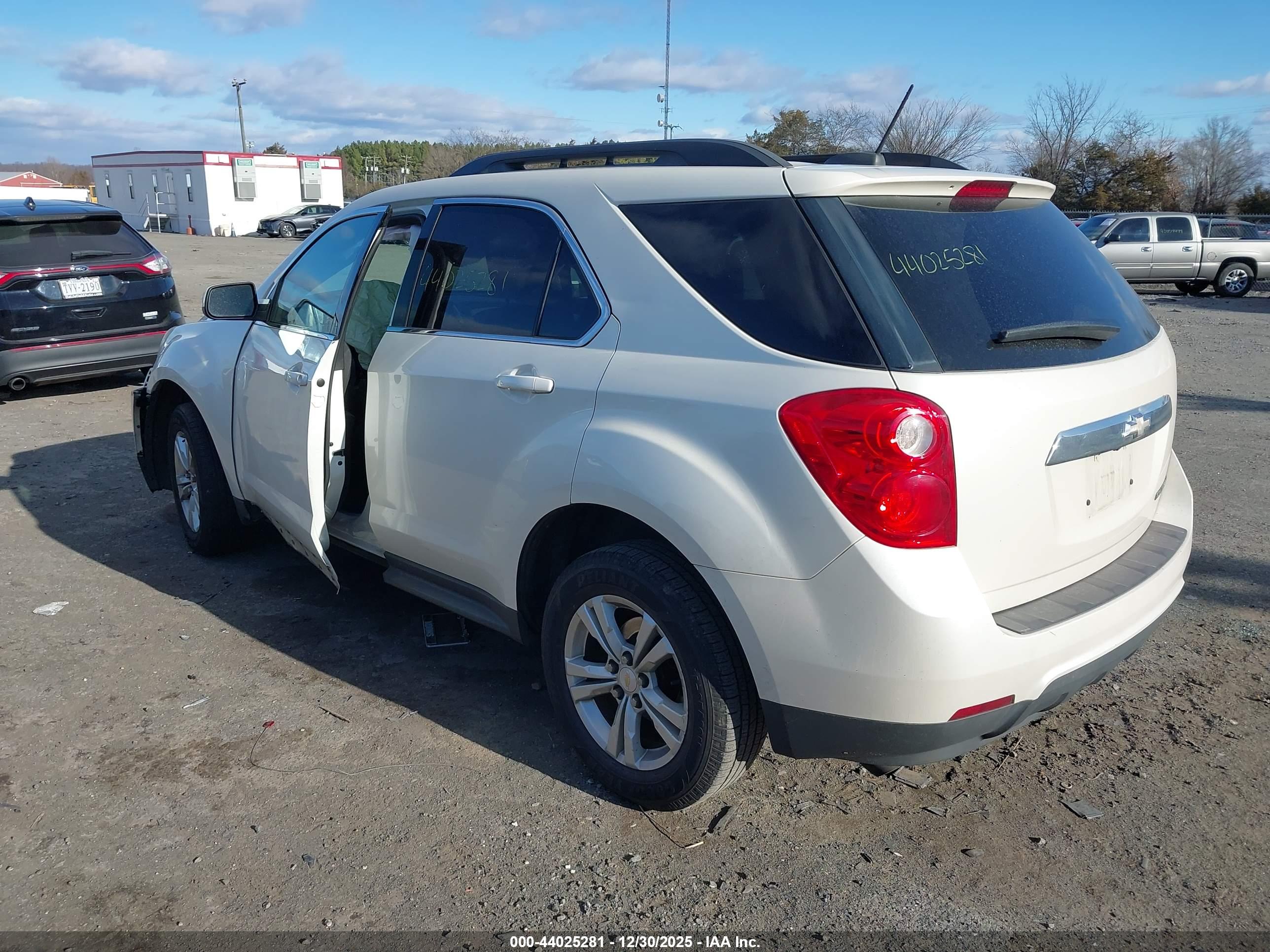 CHEVROLET EQUINOX image 3