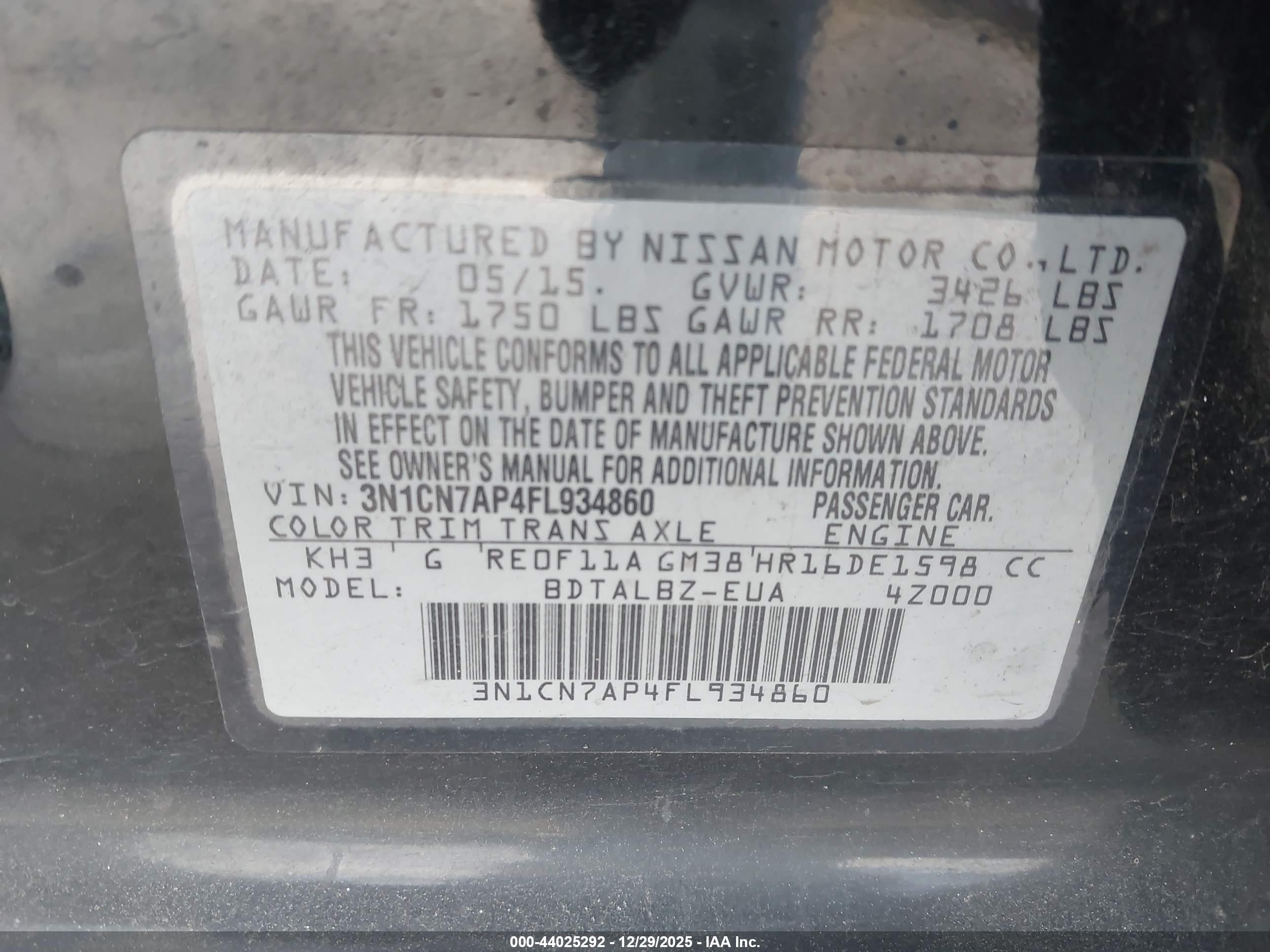 NISSAN VERSA image 9