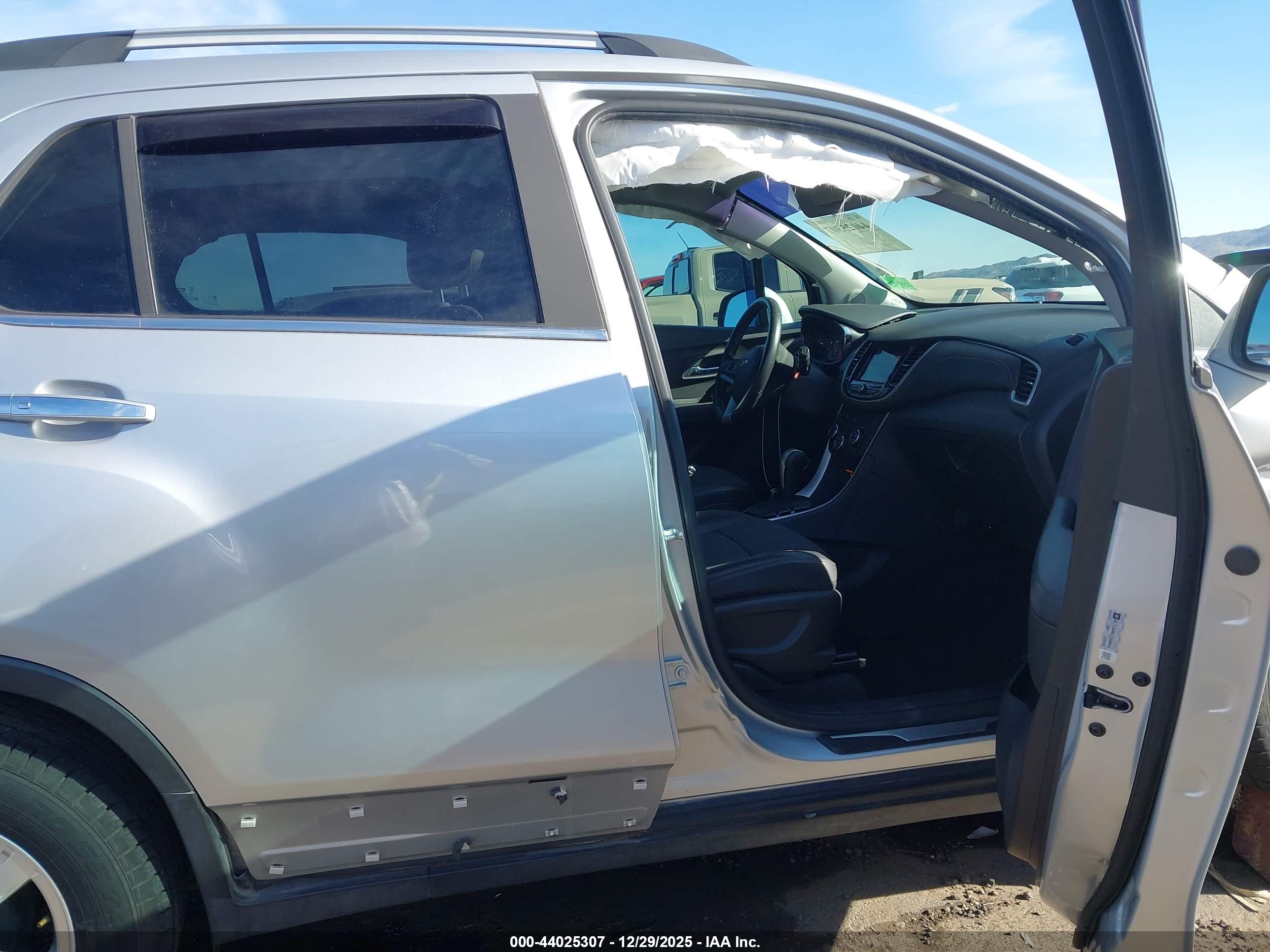 CHEVROLET TRAX image 5