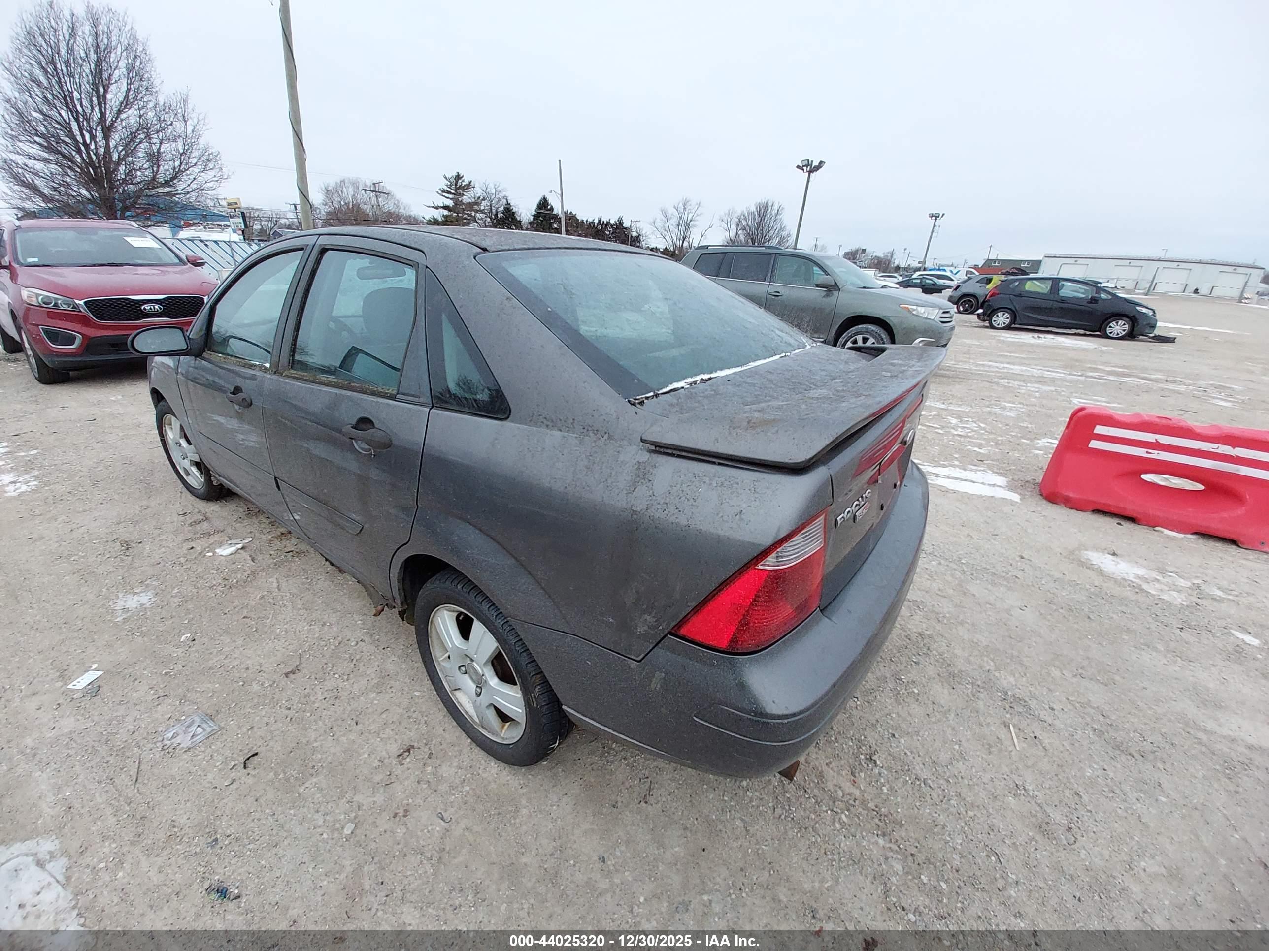 FORD FOCUS image 3