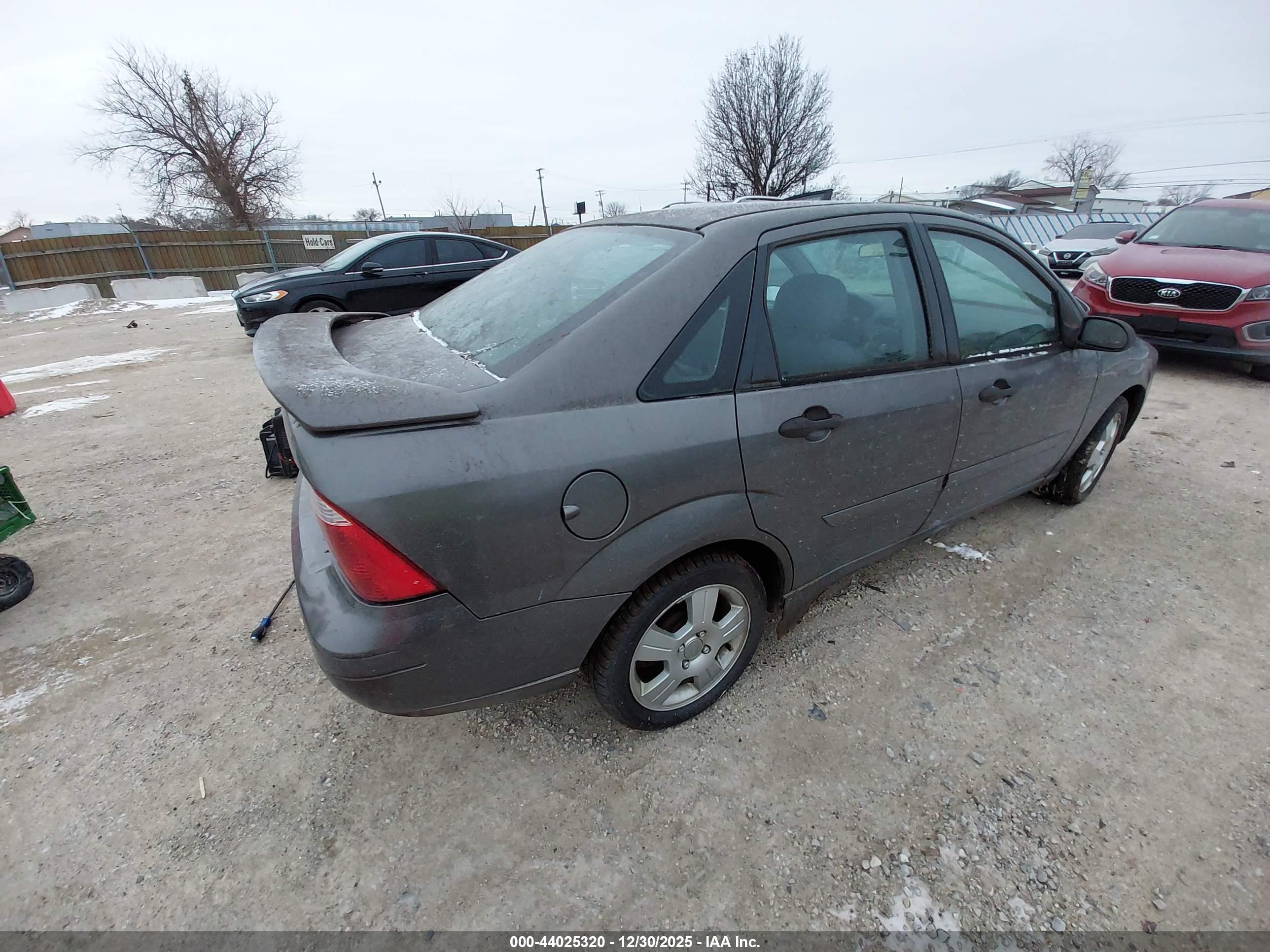 FORD FOCUS image 4