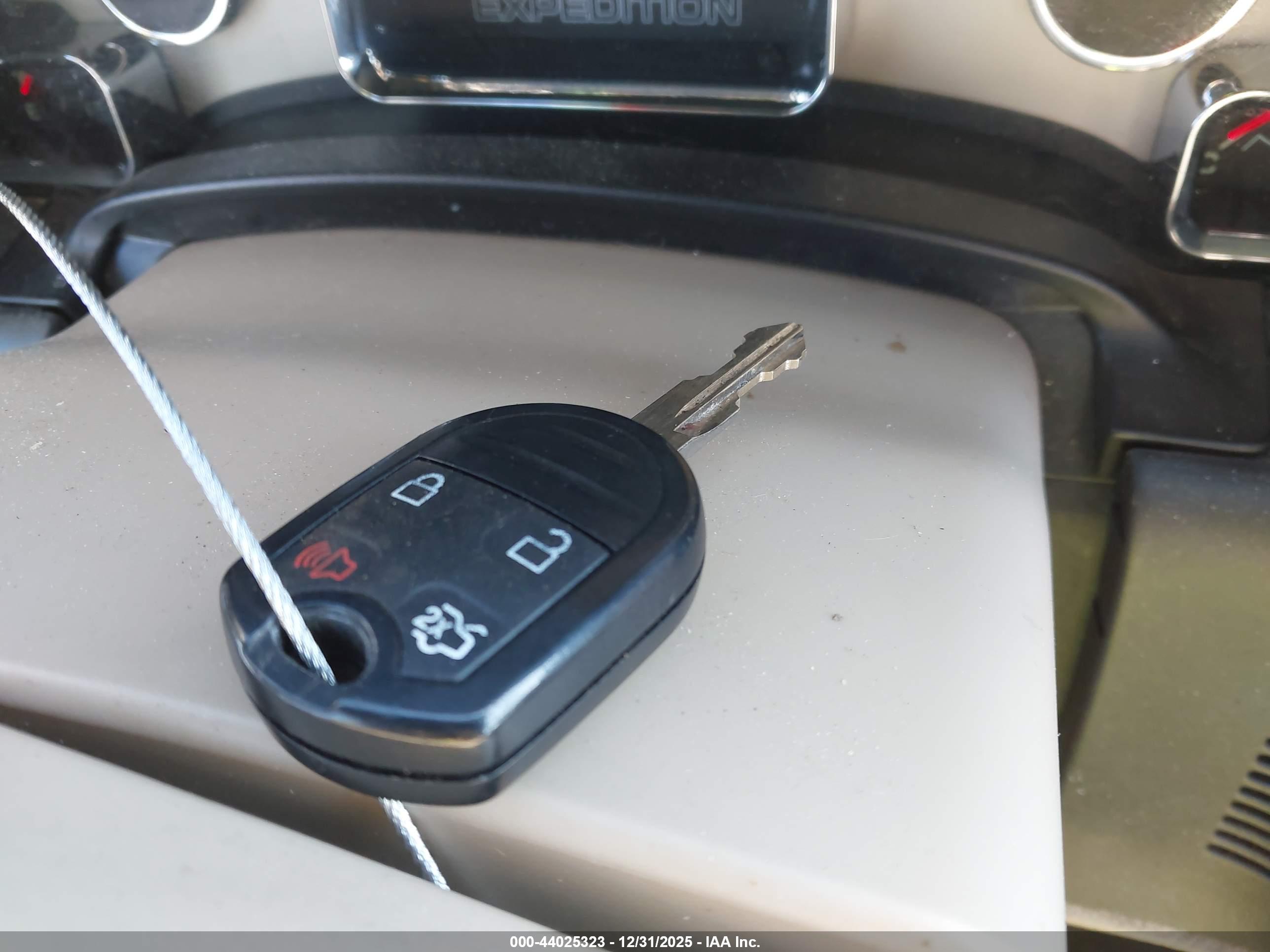 FORD EXPEDITION image 11