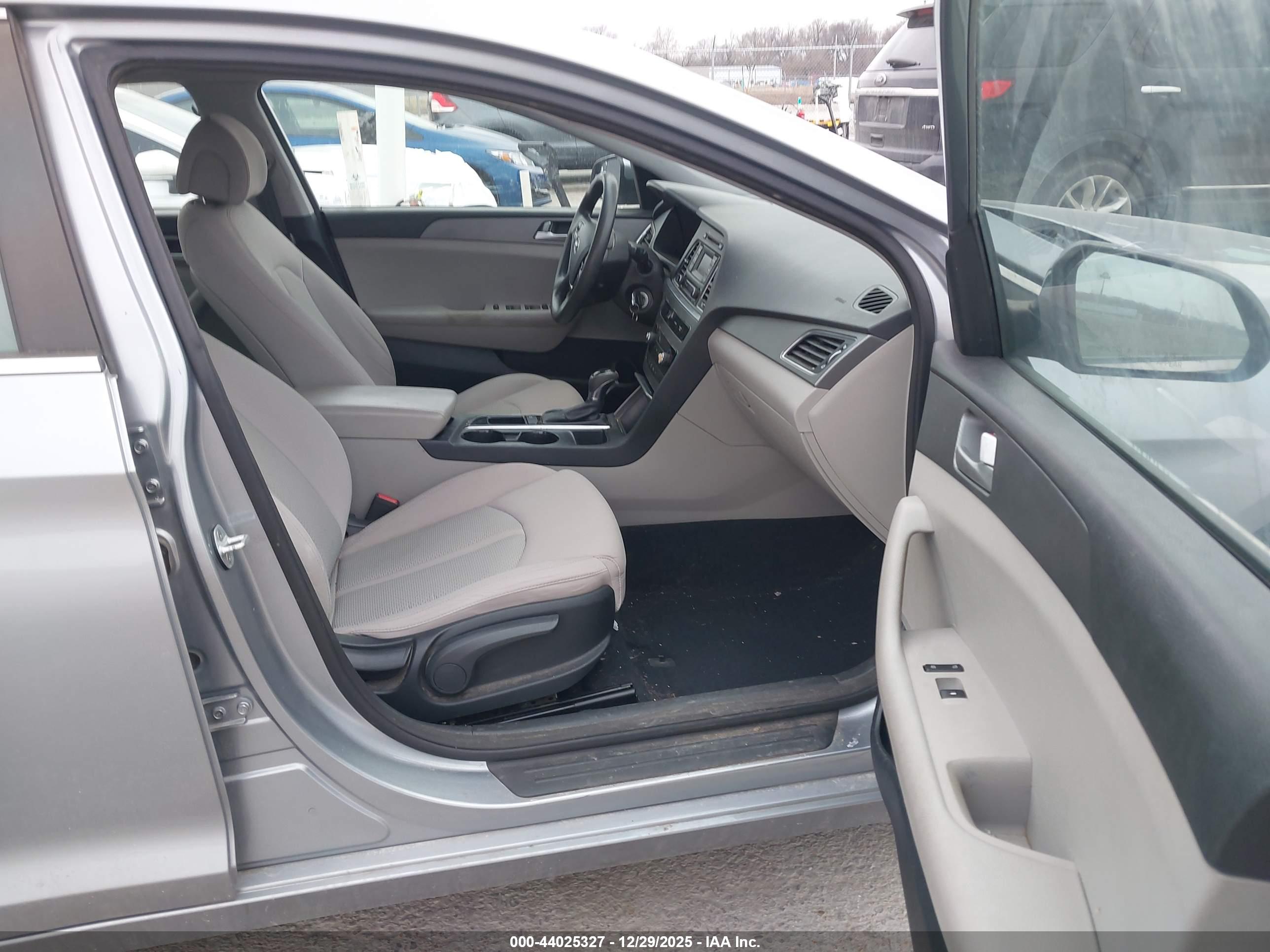 HYUNDAI SONATA image 5