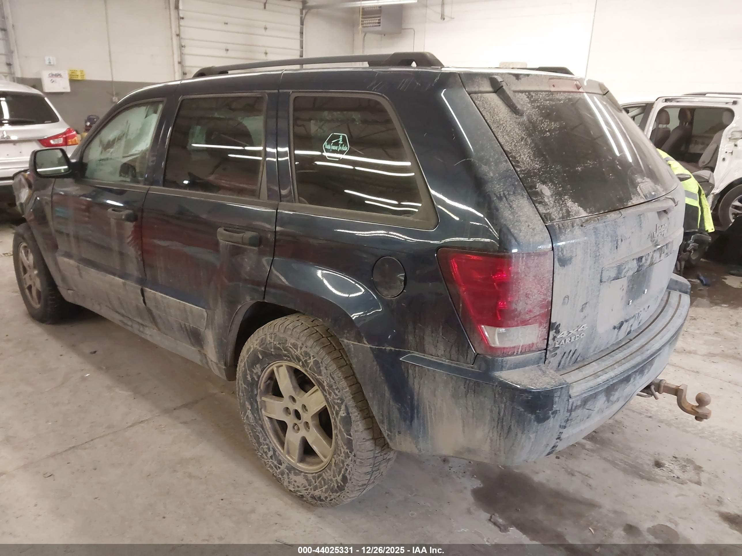 JEEP GRAND image 3