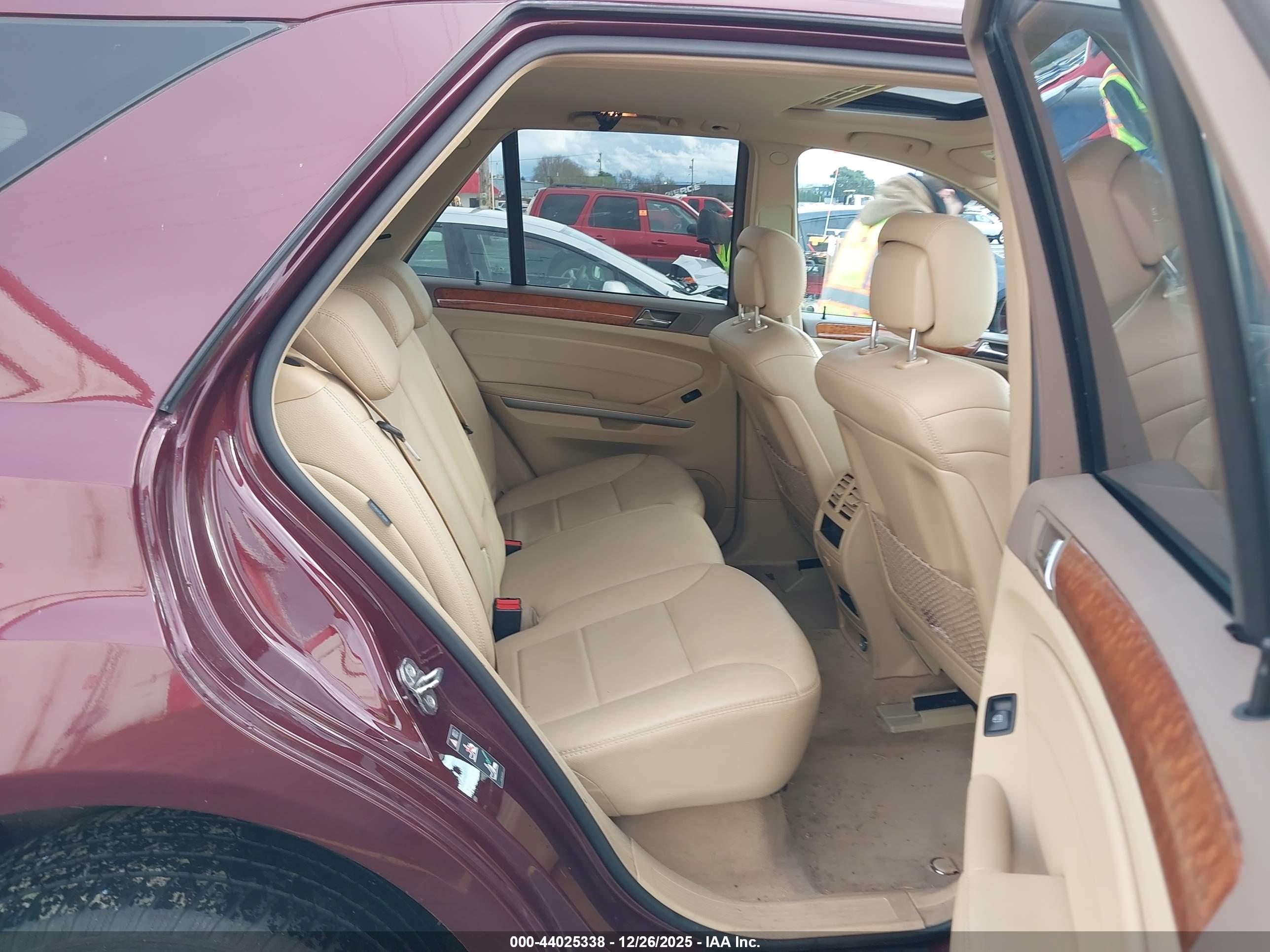 MERCEDES-BENZ ML image 8