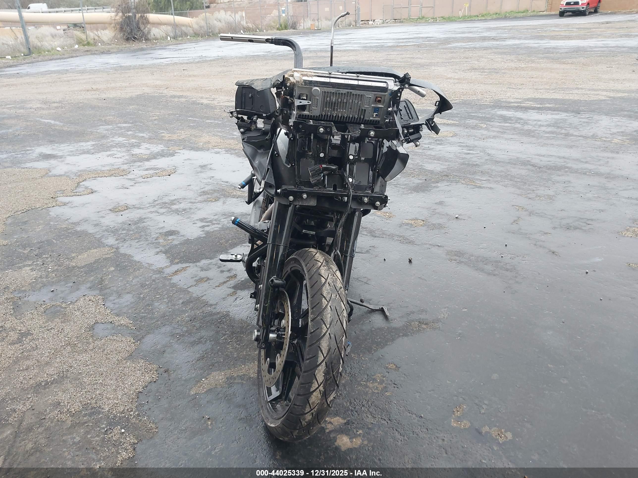 HARLEY-DAVIDSON FLTRX image 5