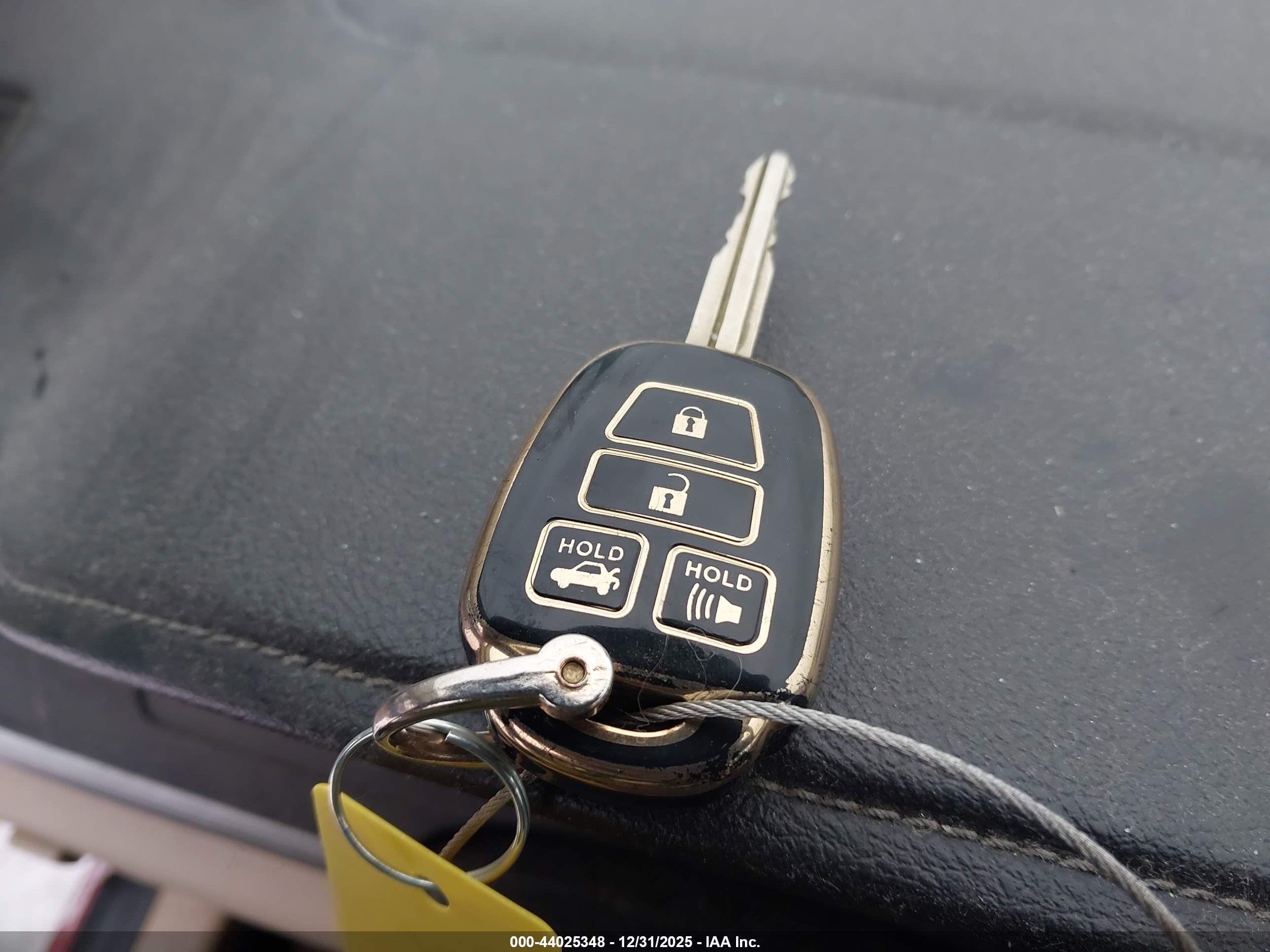 TOYOTA CAMRY image 11