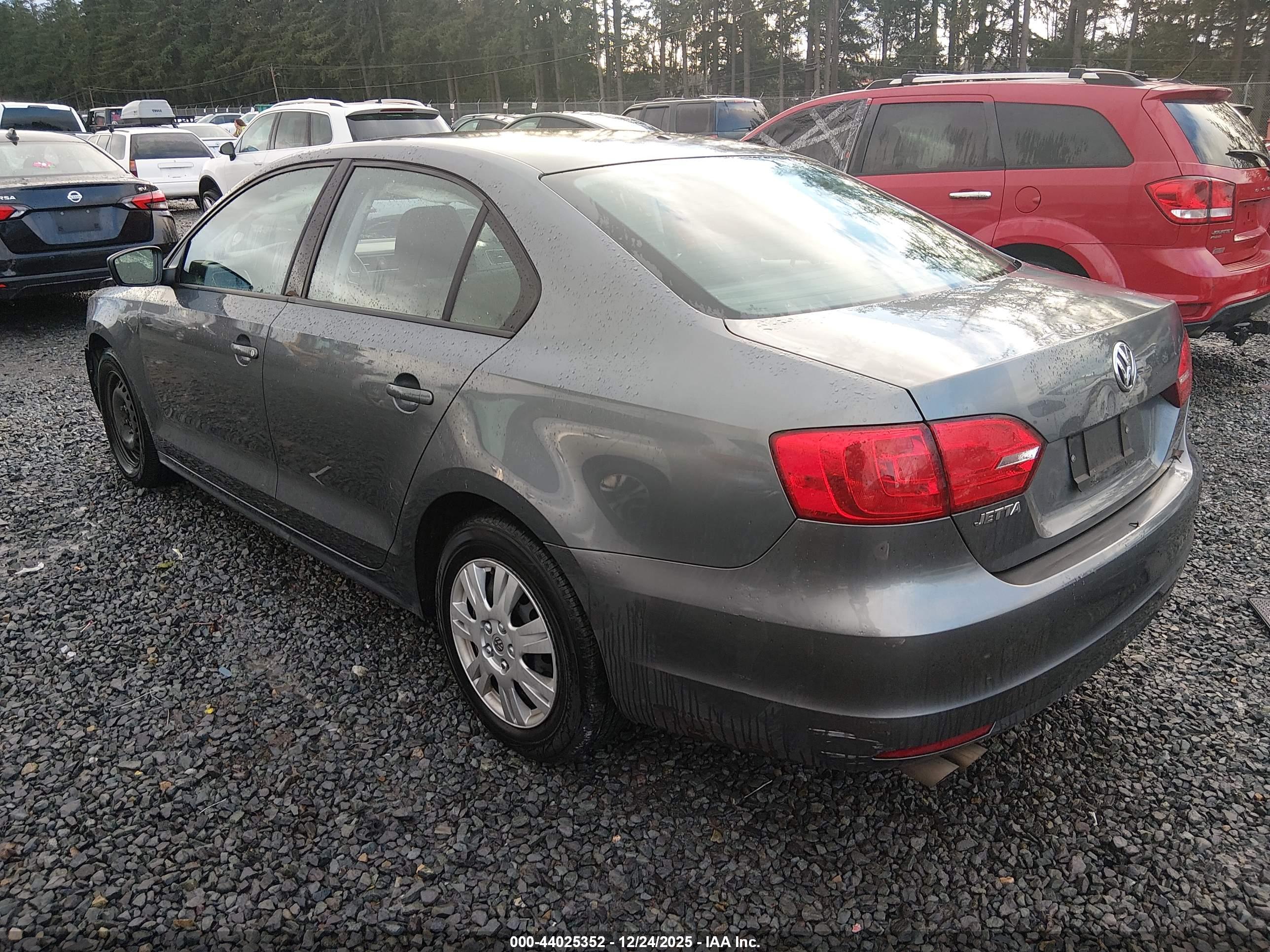 VOLKSWAGEN JETTA image 3
