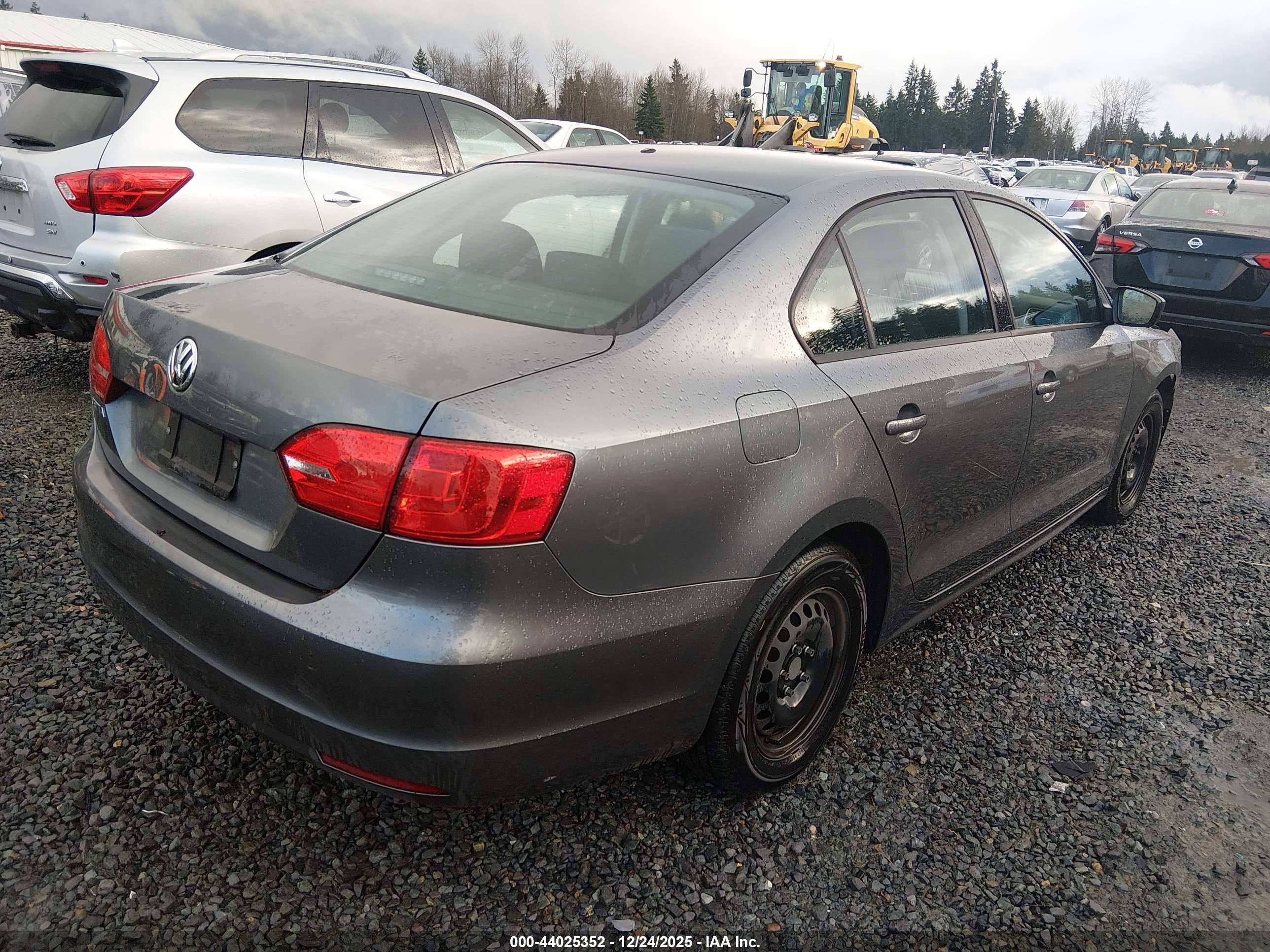 VOLKSWAGEN JETTA image 4