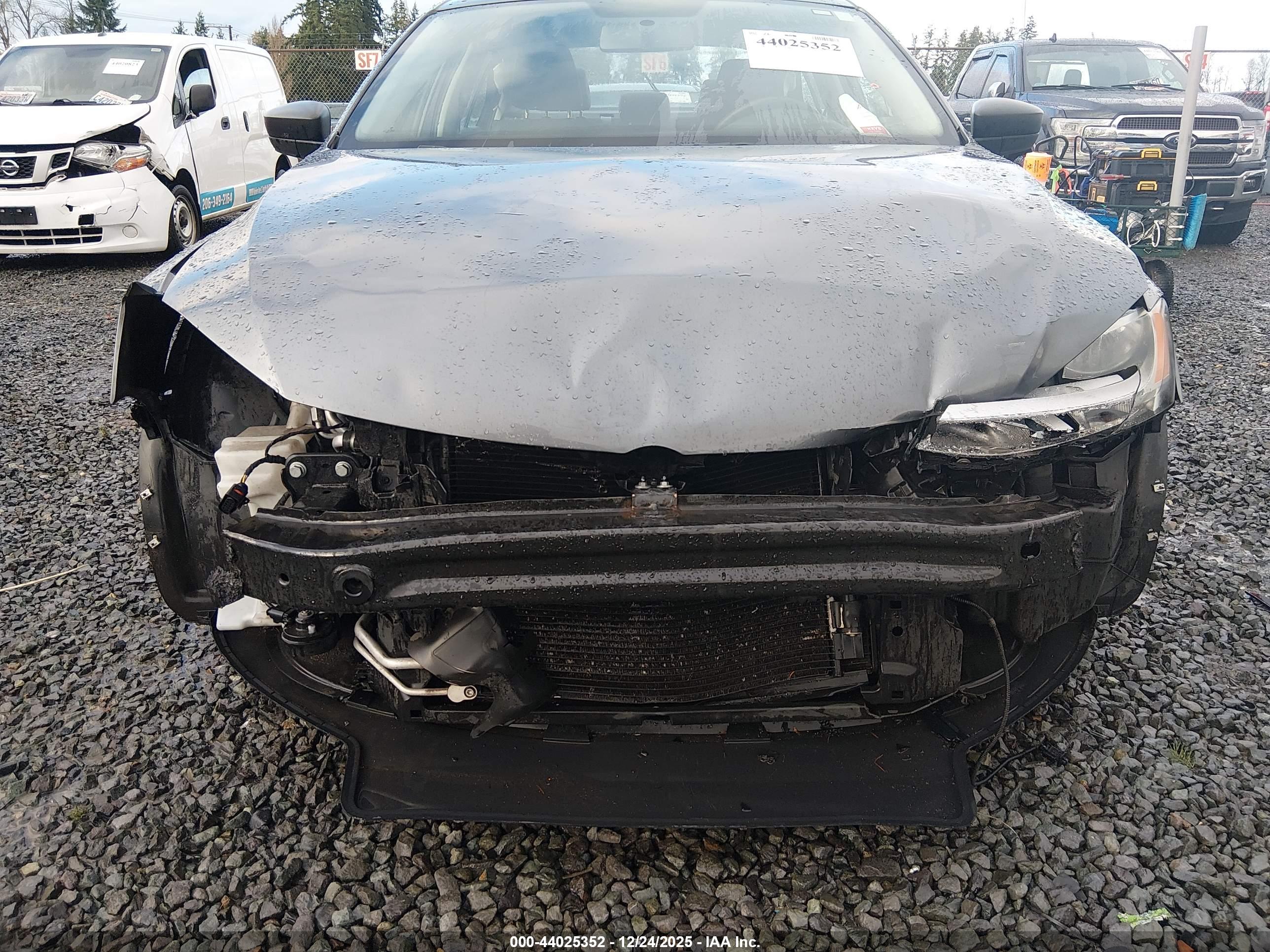 VOLKSWAGEN JETTA image 6
