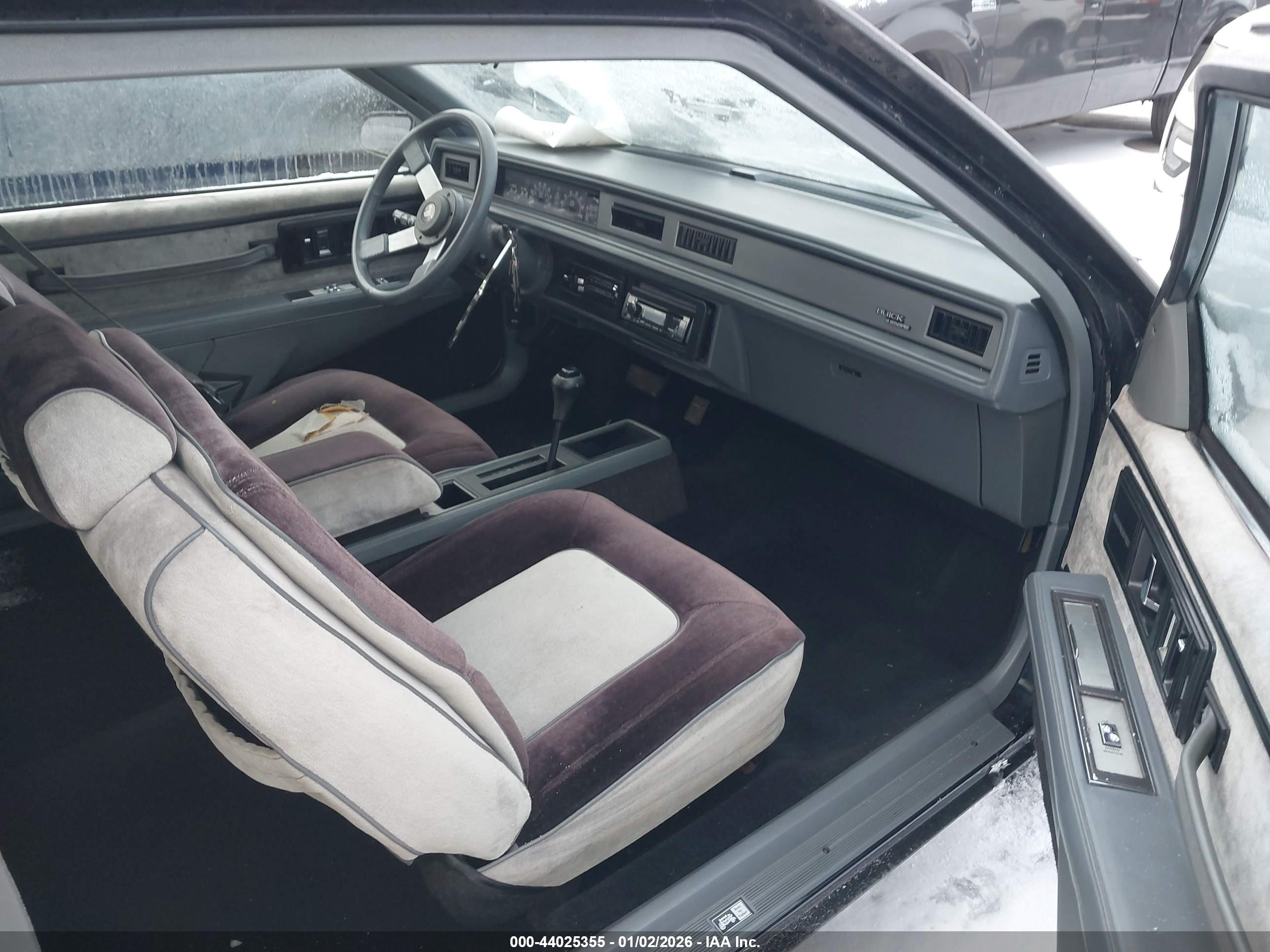 BUICK LESABRE image 5