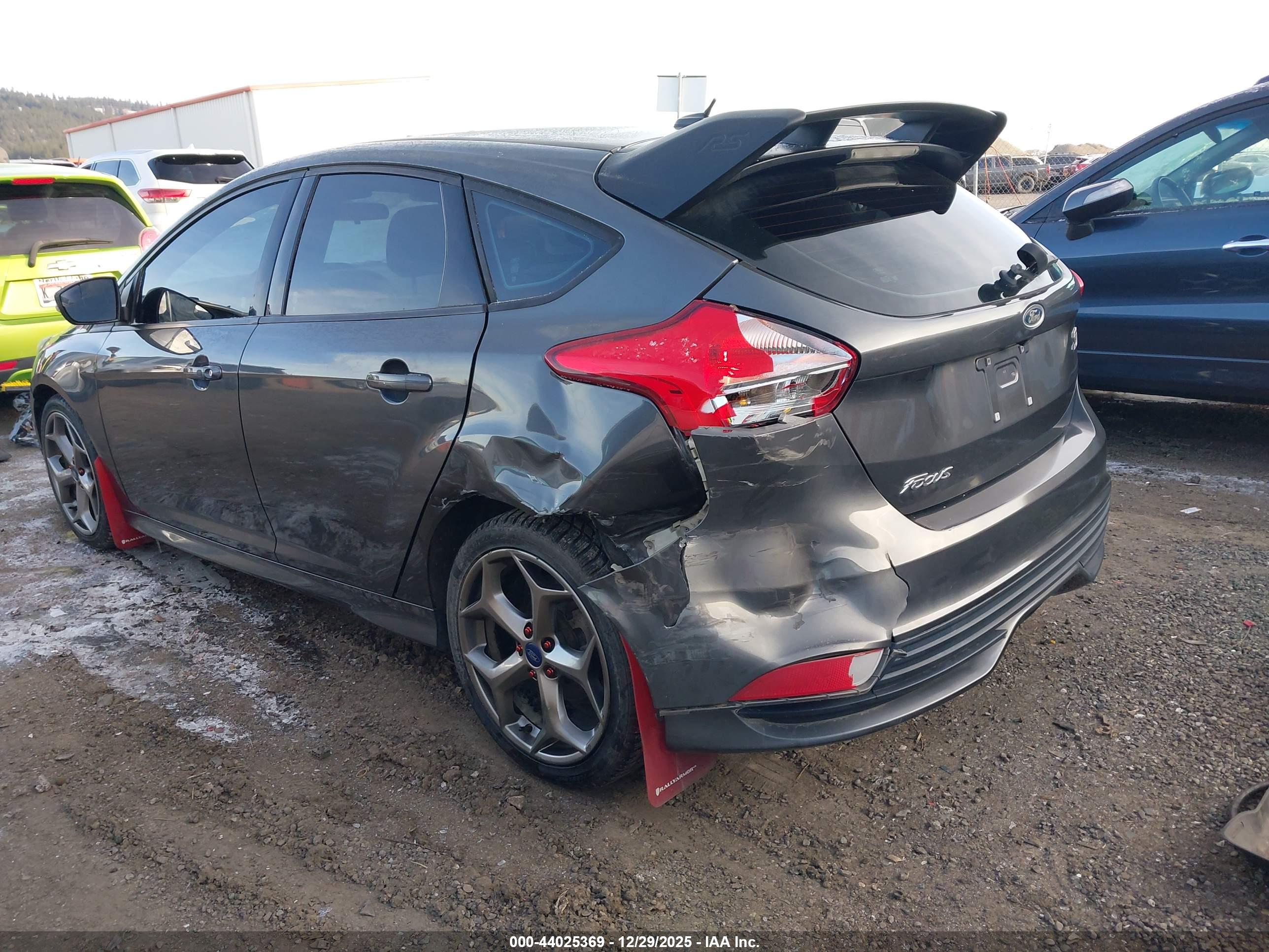 FORD FOCUS image 3