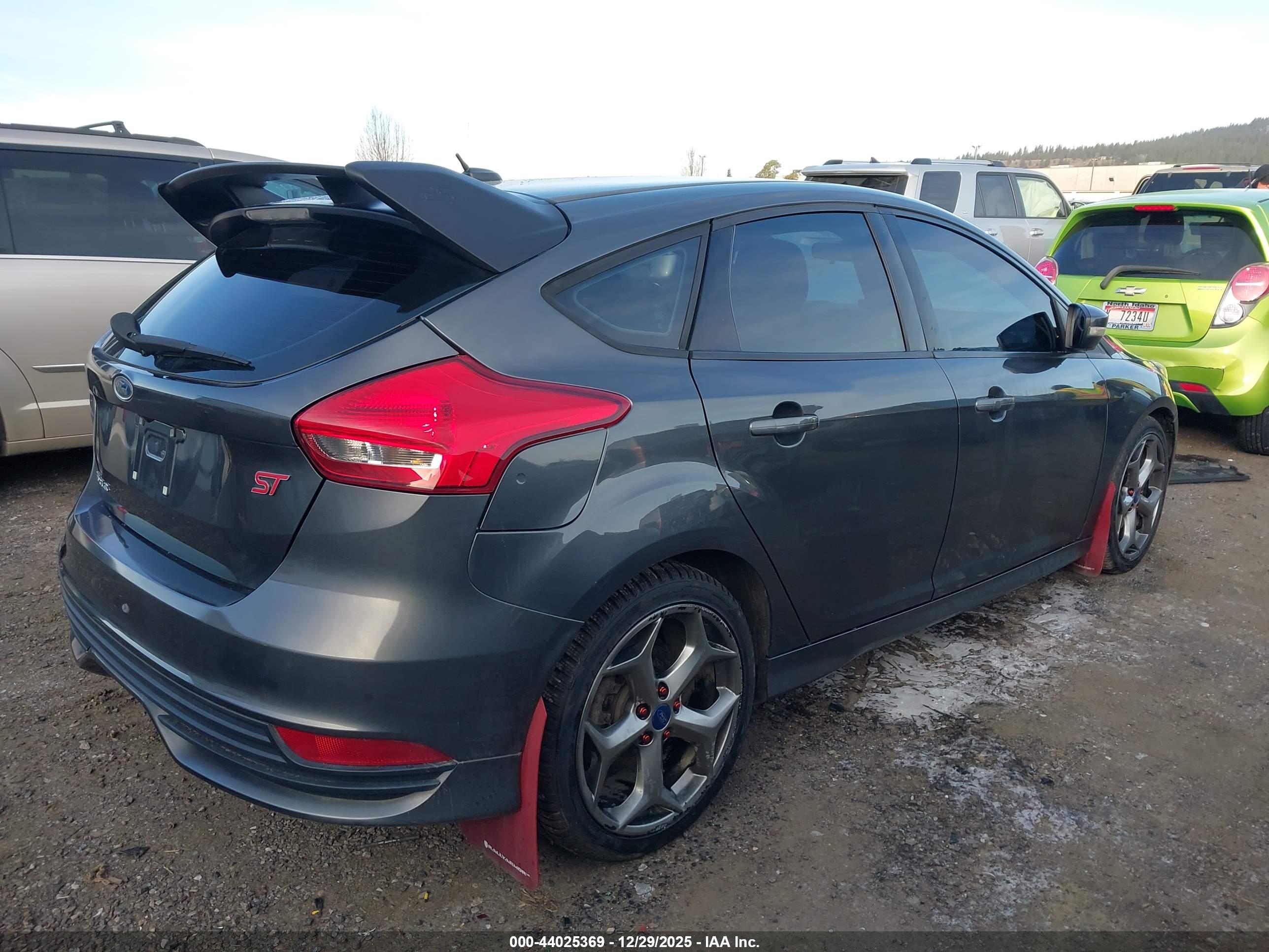FORD FOCUS image 4