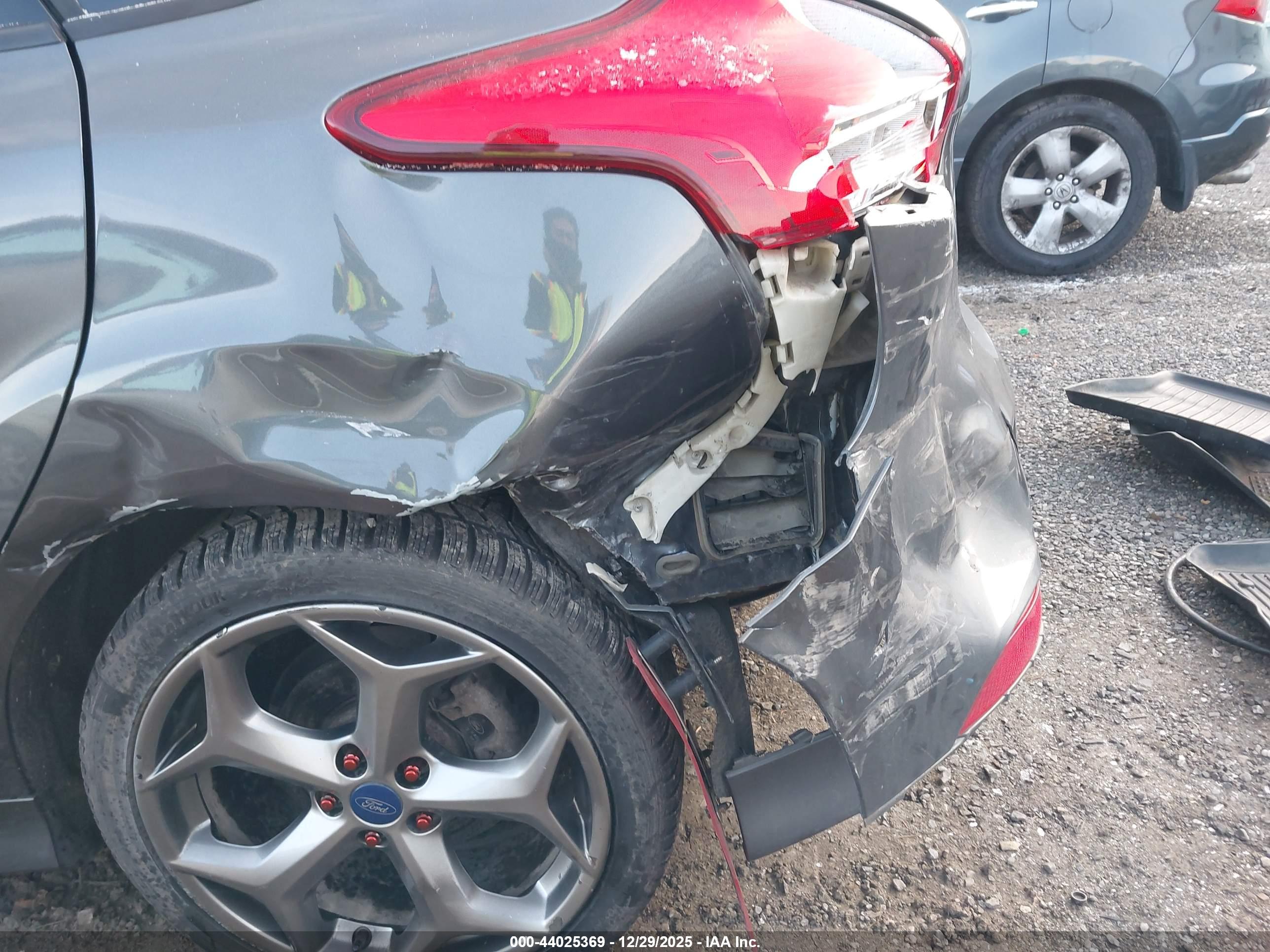 FORD FOCUS image 6