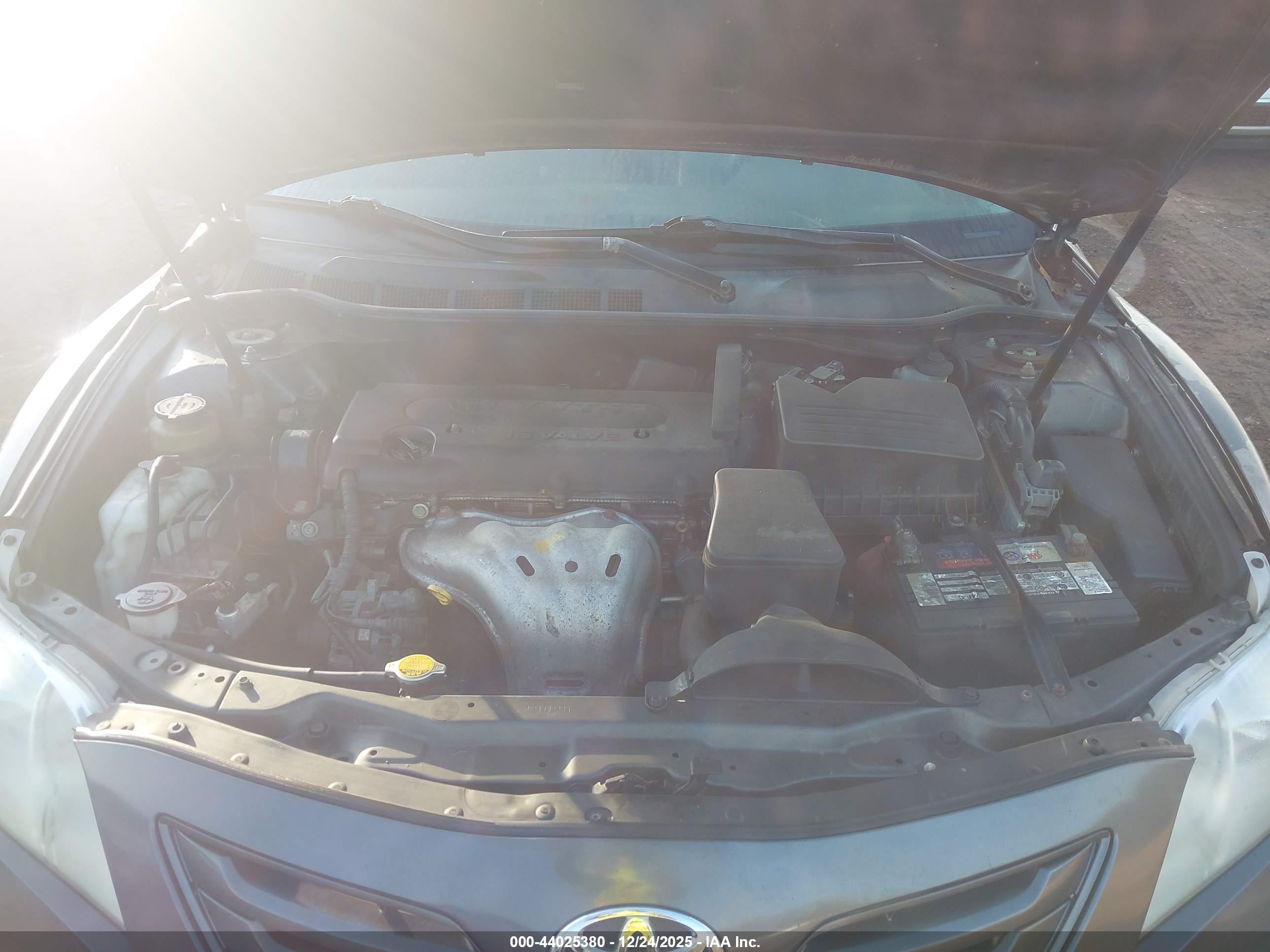 TOYOTA CAMRY image 10