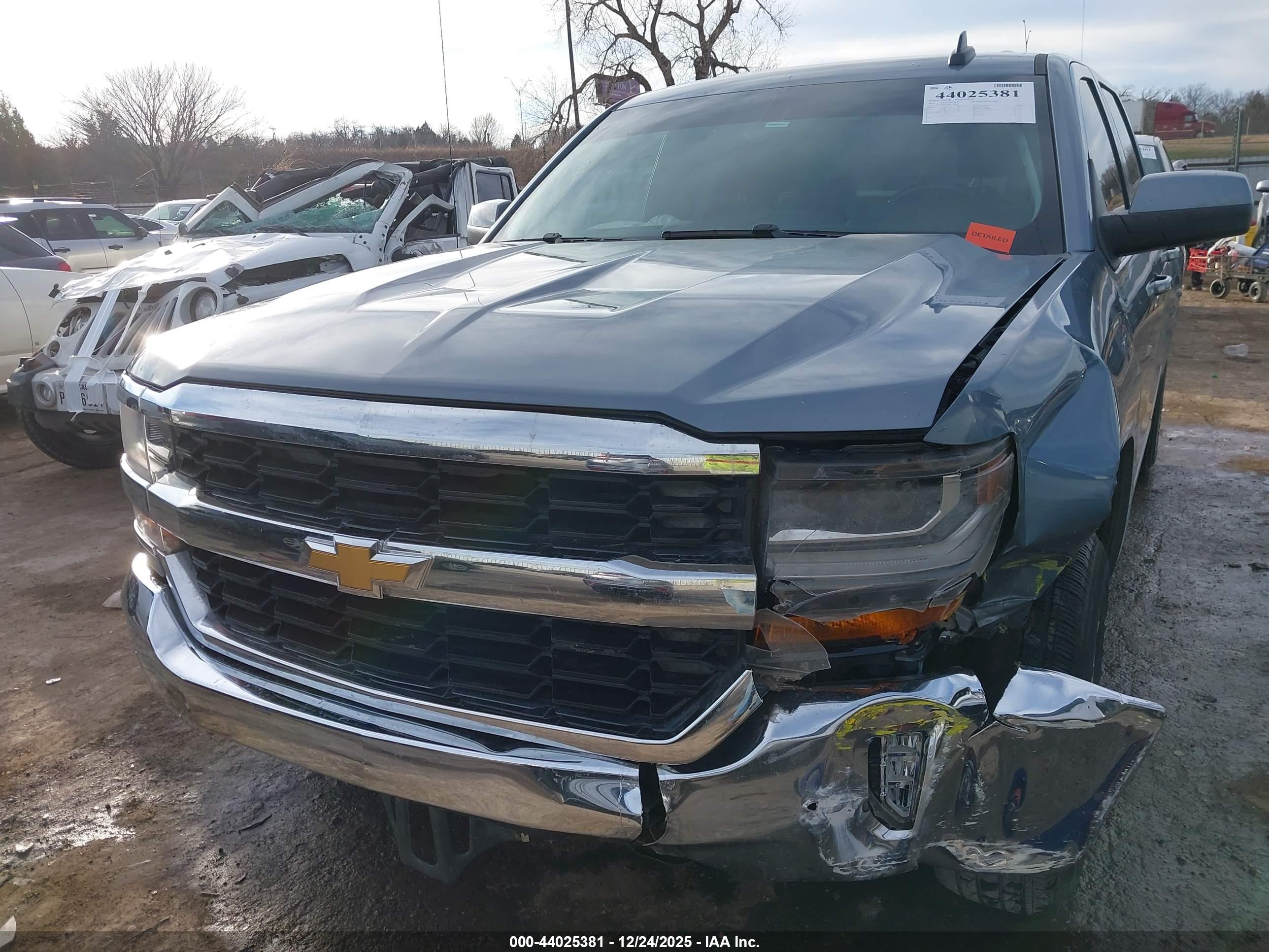 CHEVROLET SILVERADO image 6