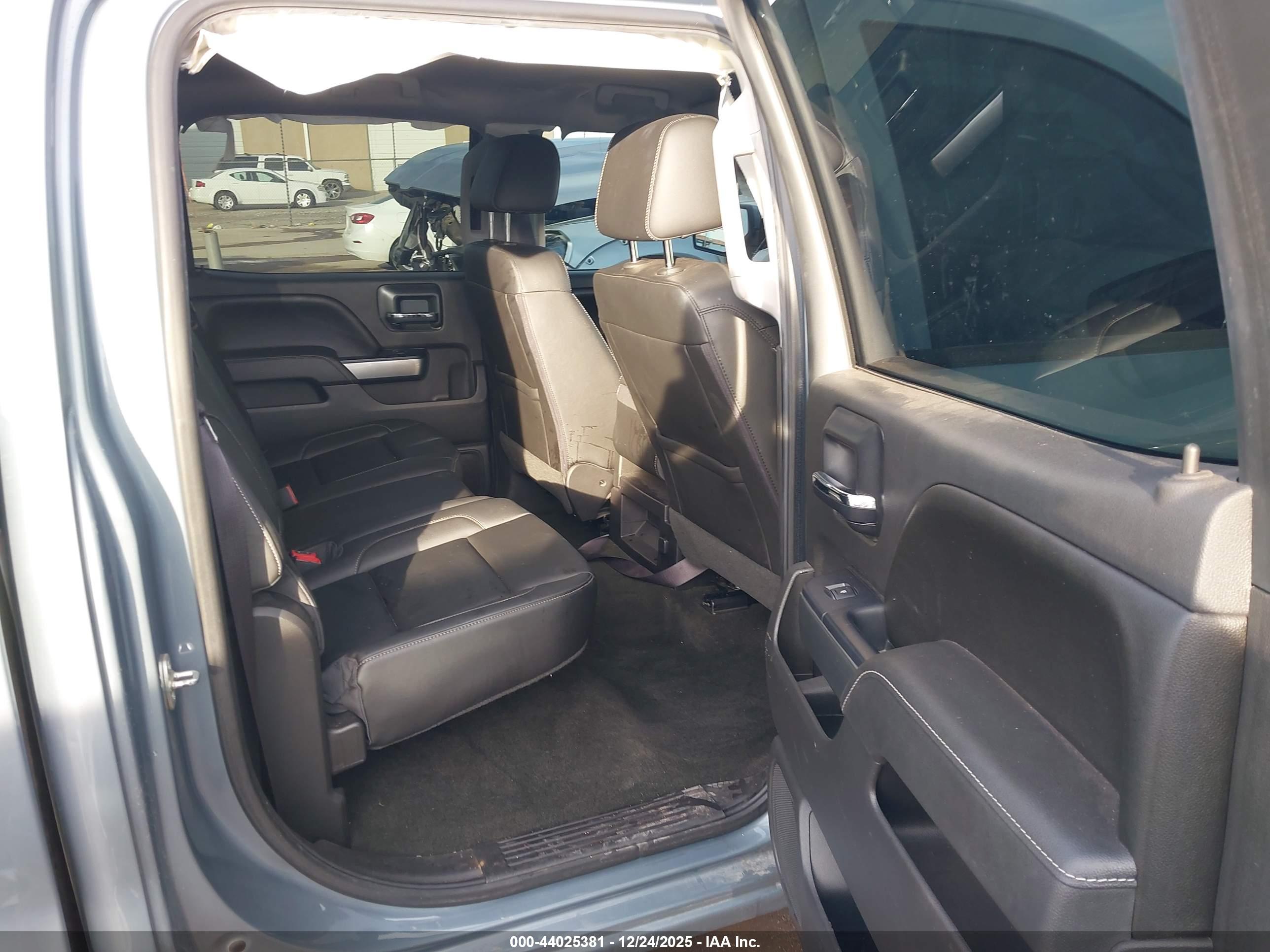 CHEVROLET SILVERADO image 8