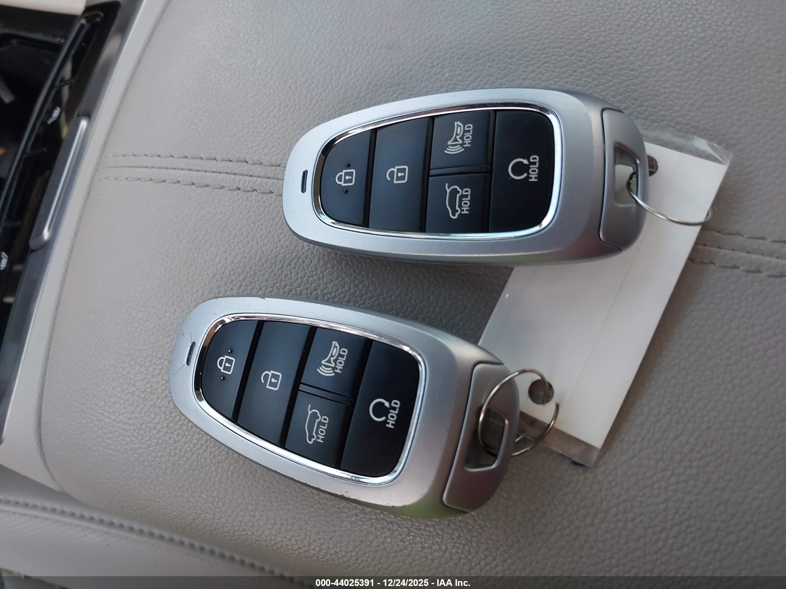 HYUNDAI TUCSON image 11