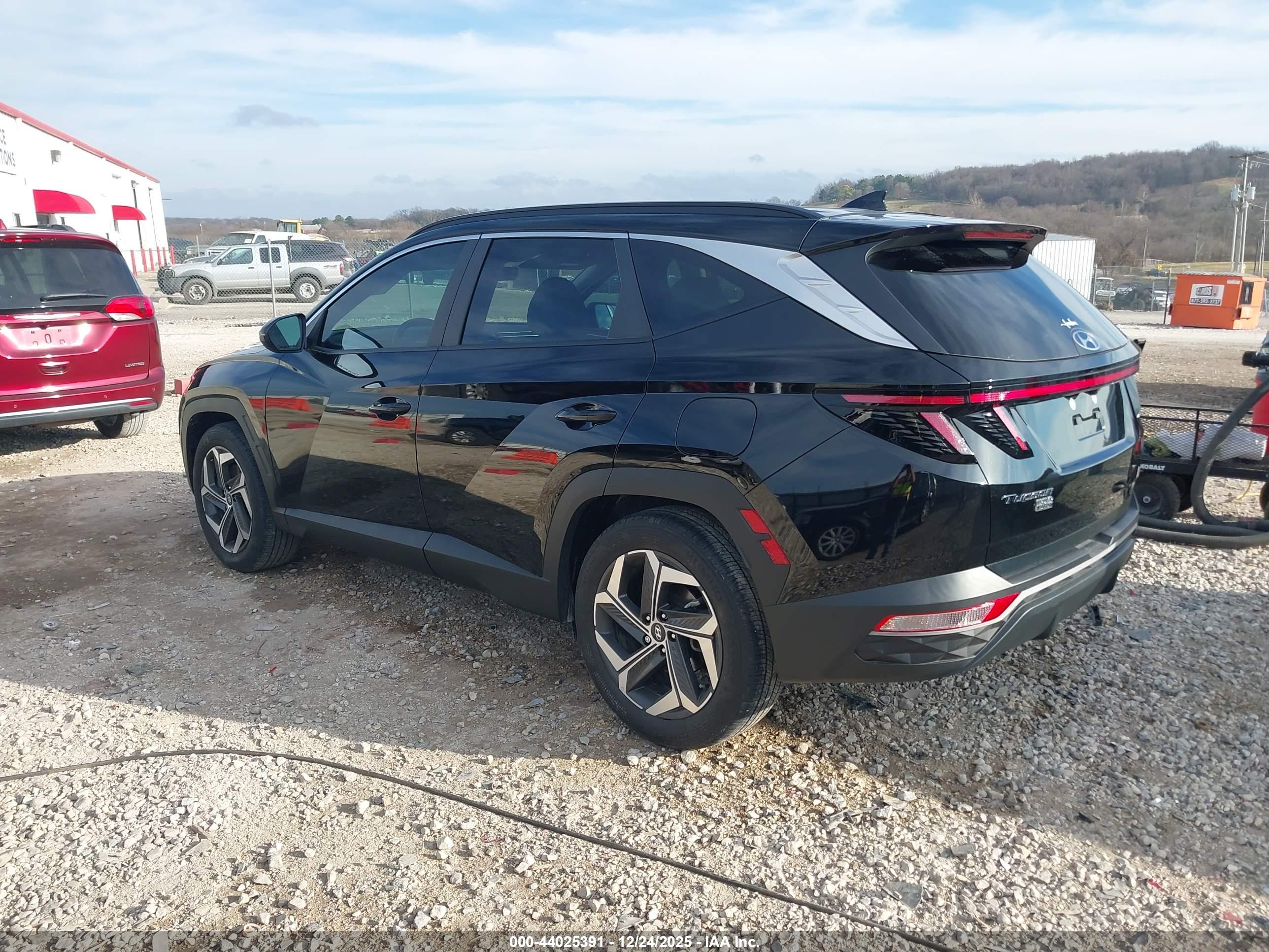 HYUNDAI TUCSON image 3