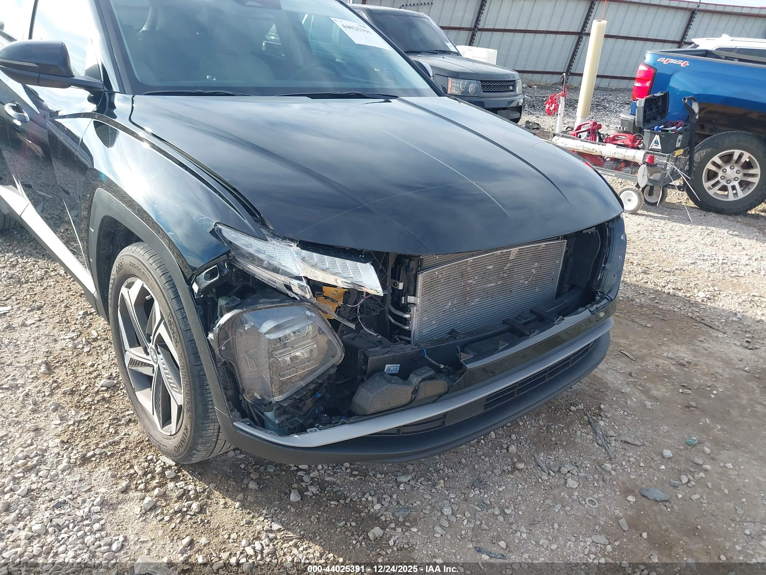 HYUNDAI TUCSON image 6
