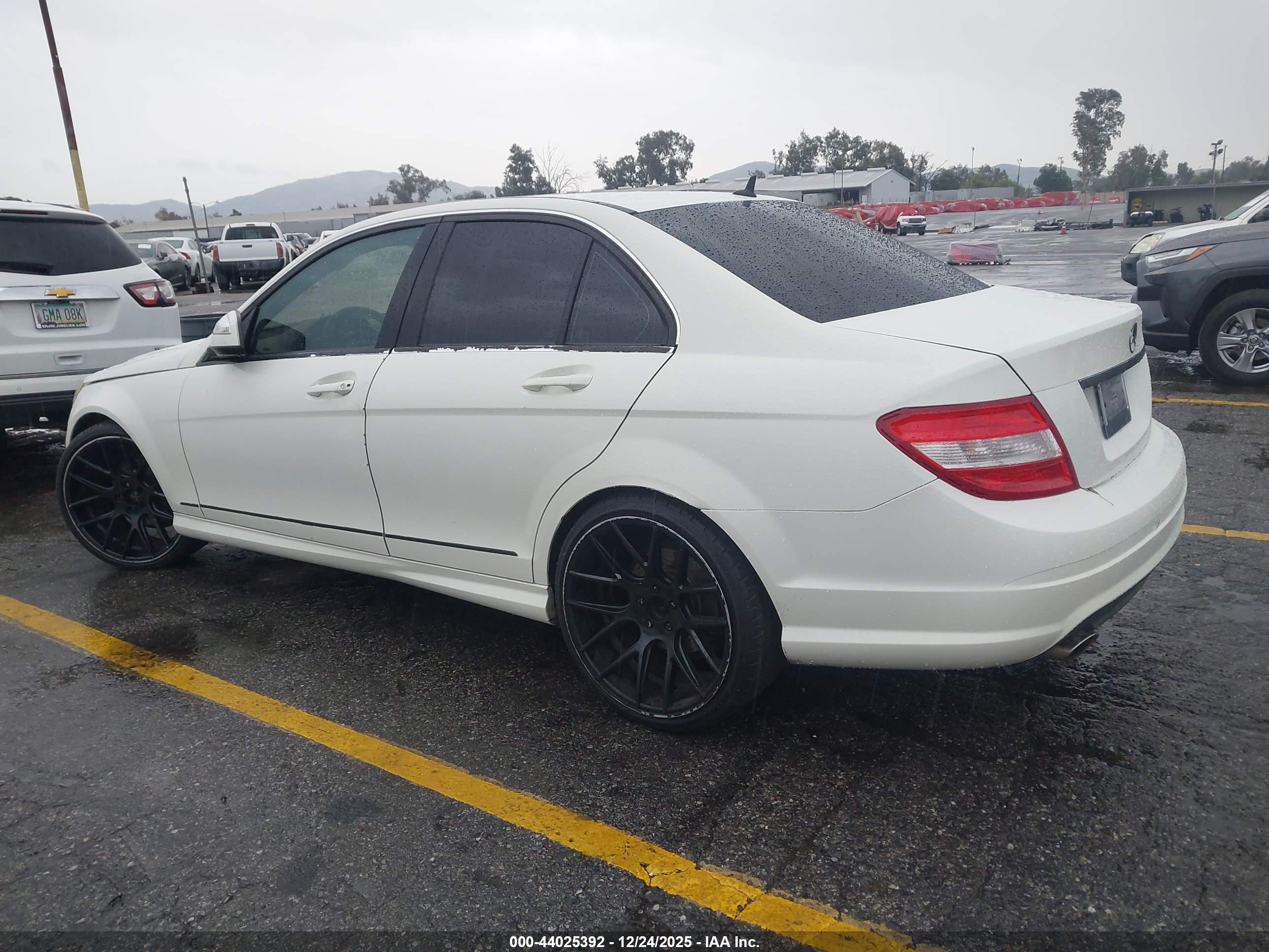 MERCEDES-BENZ C image 3