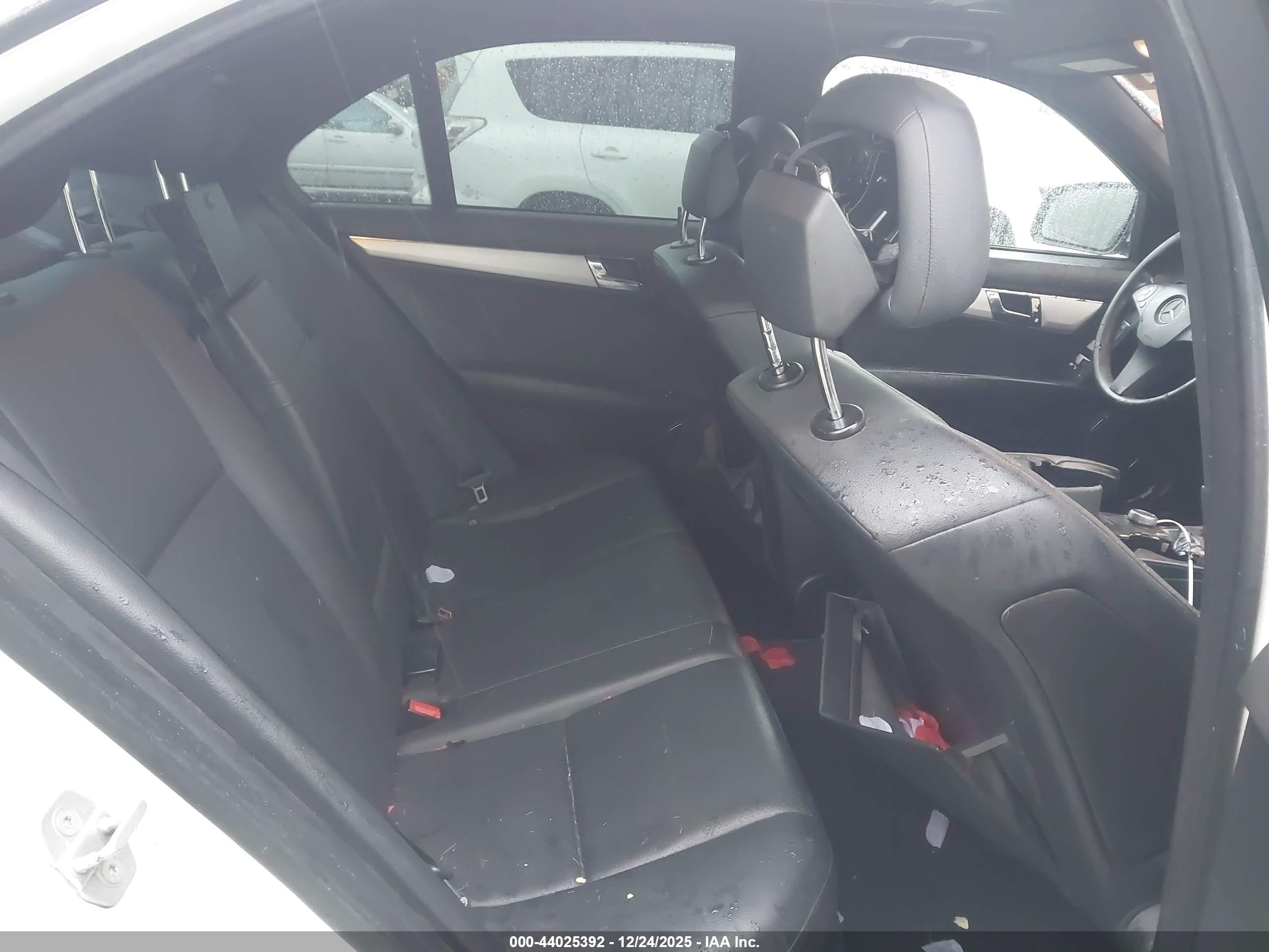 MERCEDES-BENZ C image 8