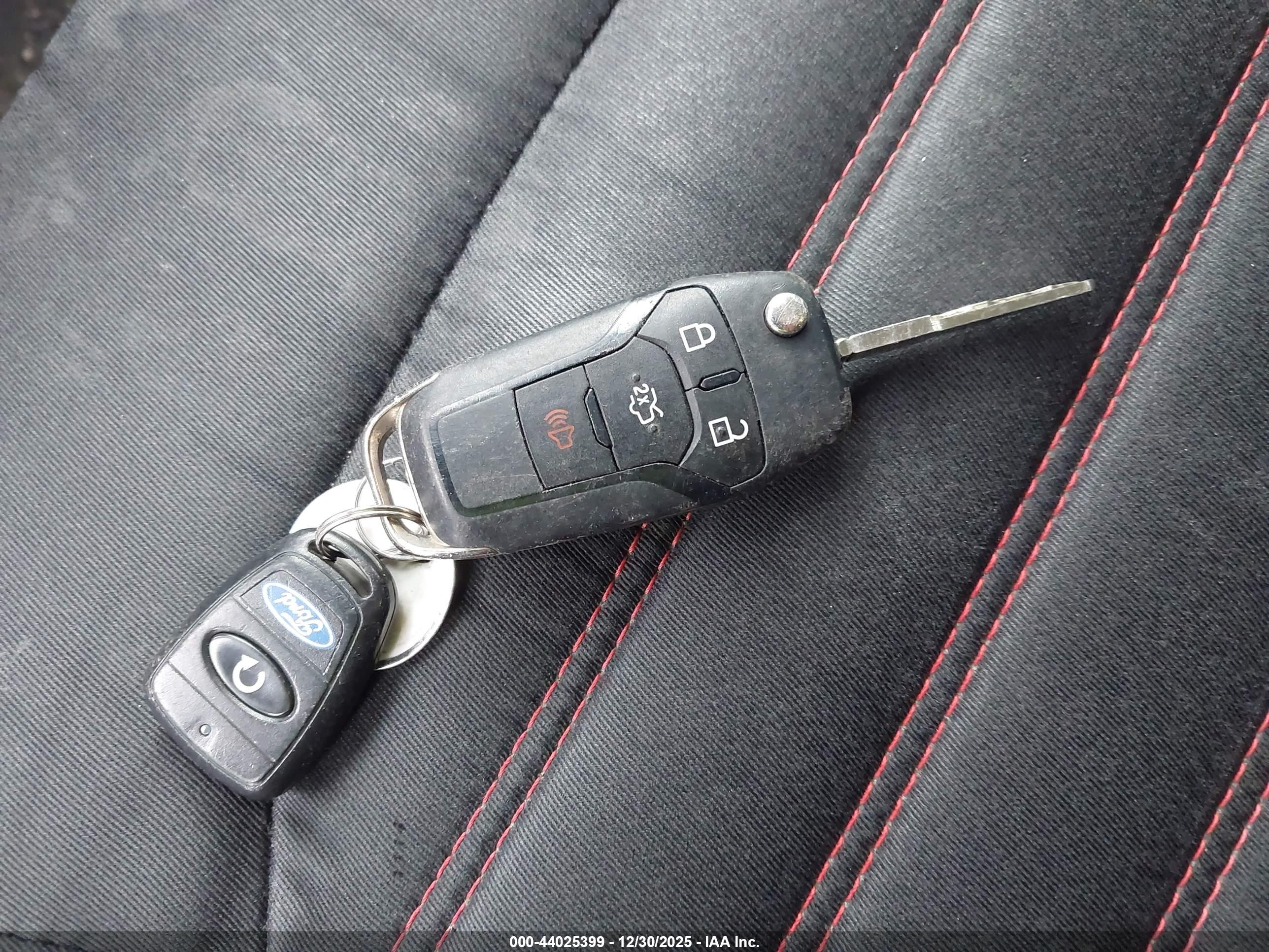 FORD FUSION image 11