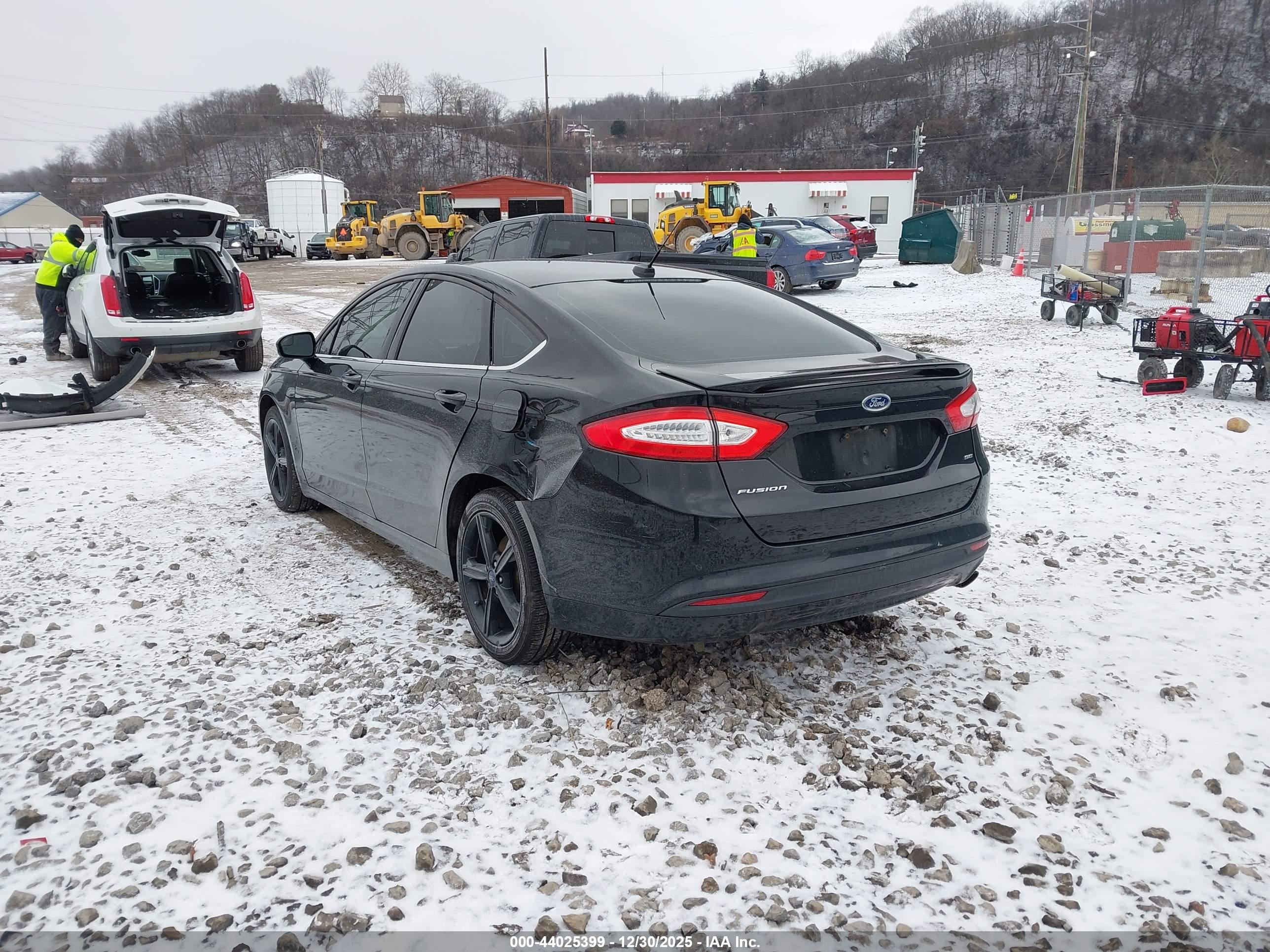 FORD FUSION image 3