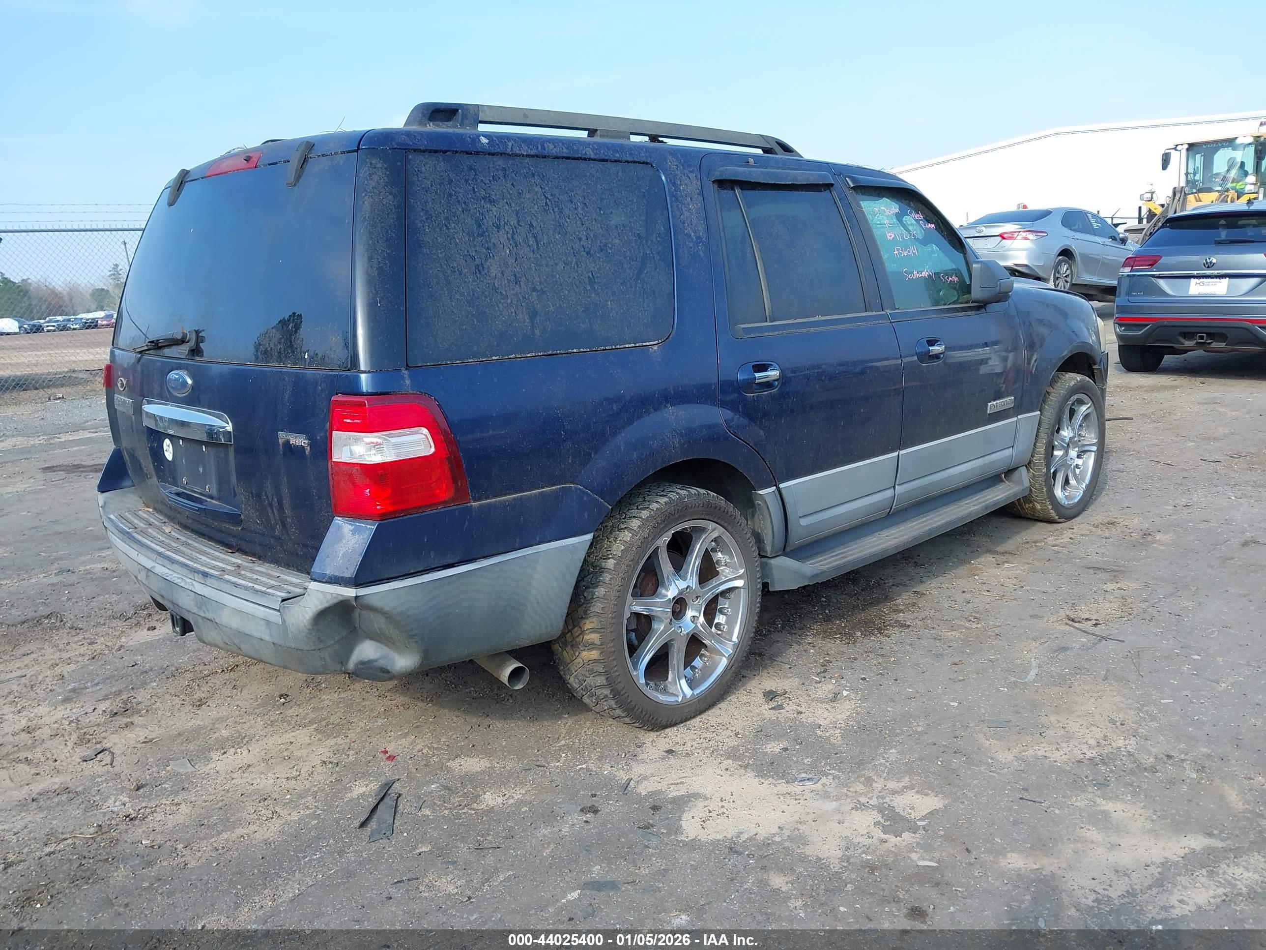 FORD EXPEDITION image 4