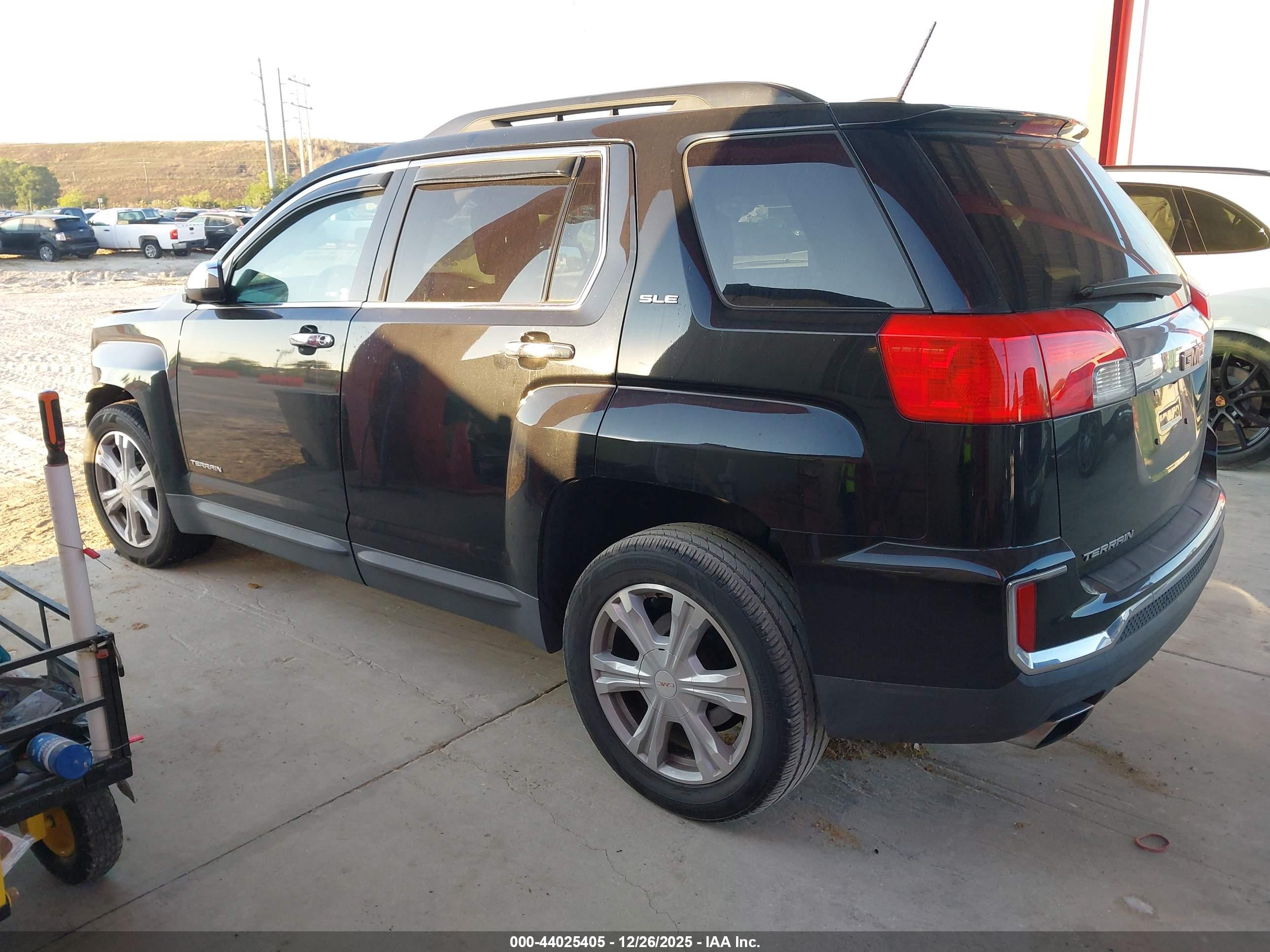 GMC TERRAIN image 3