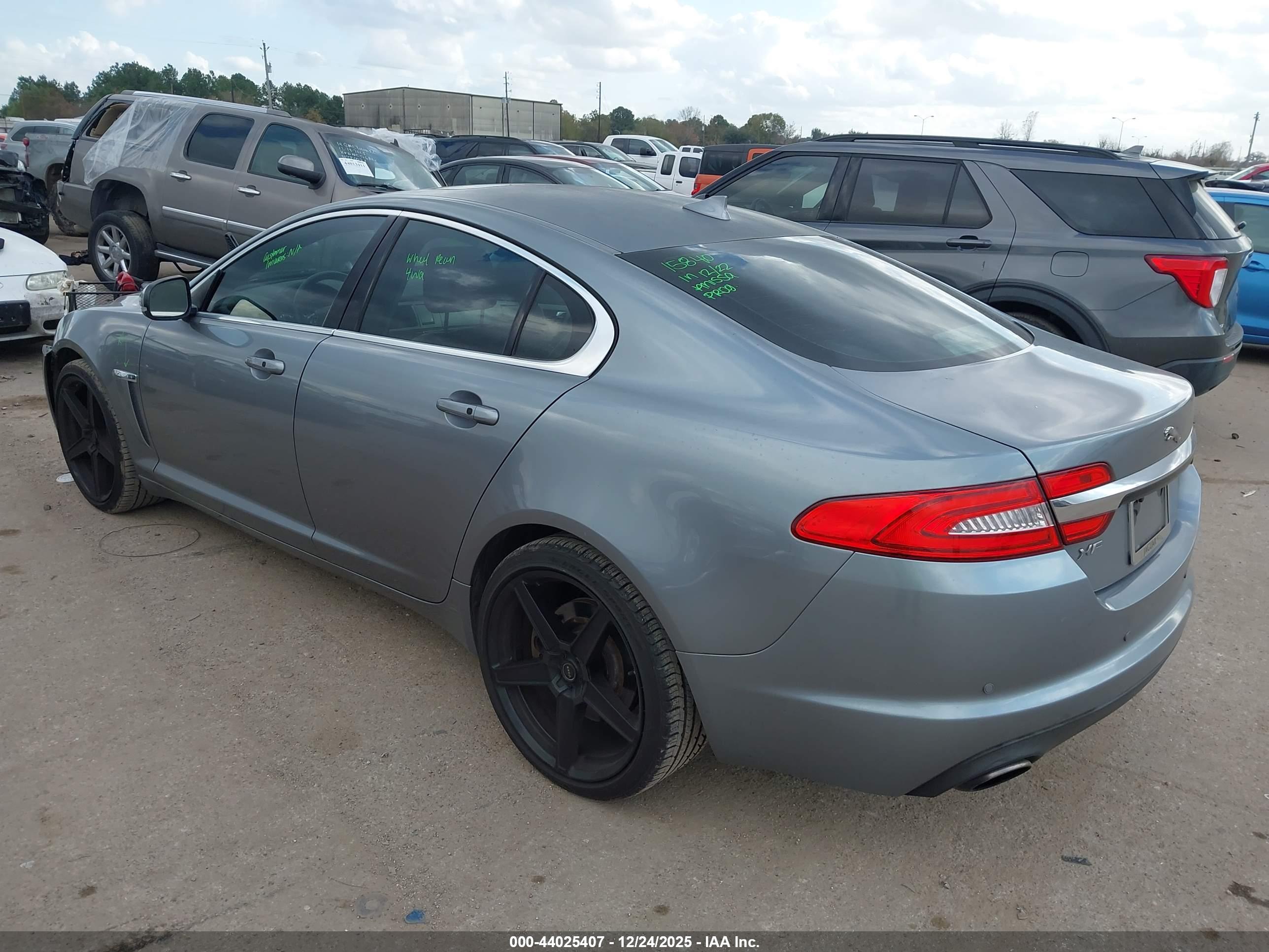JAGUAR XF image 3