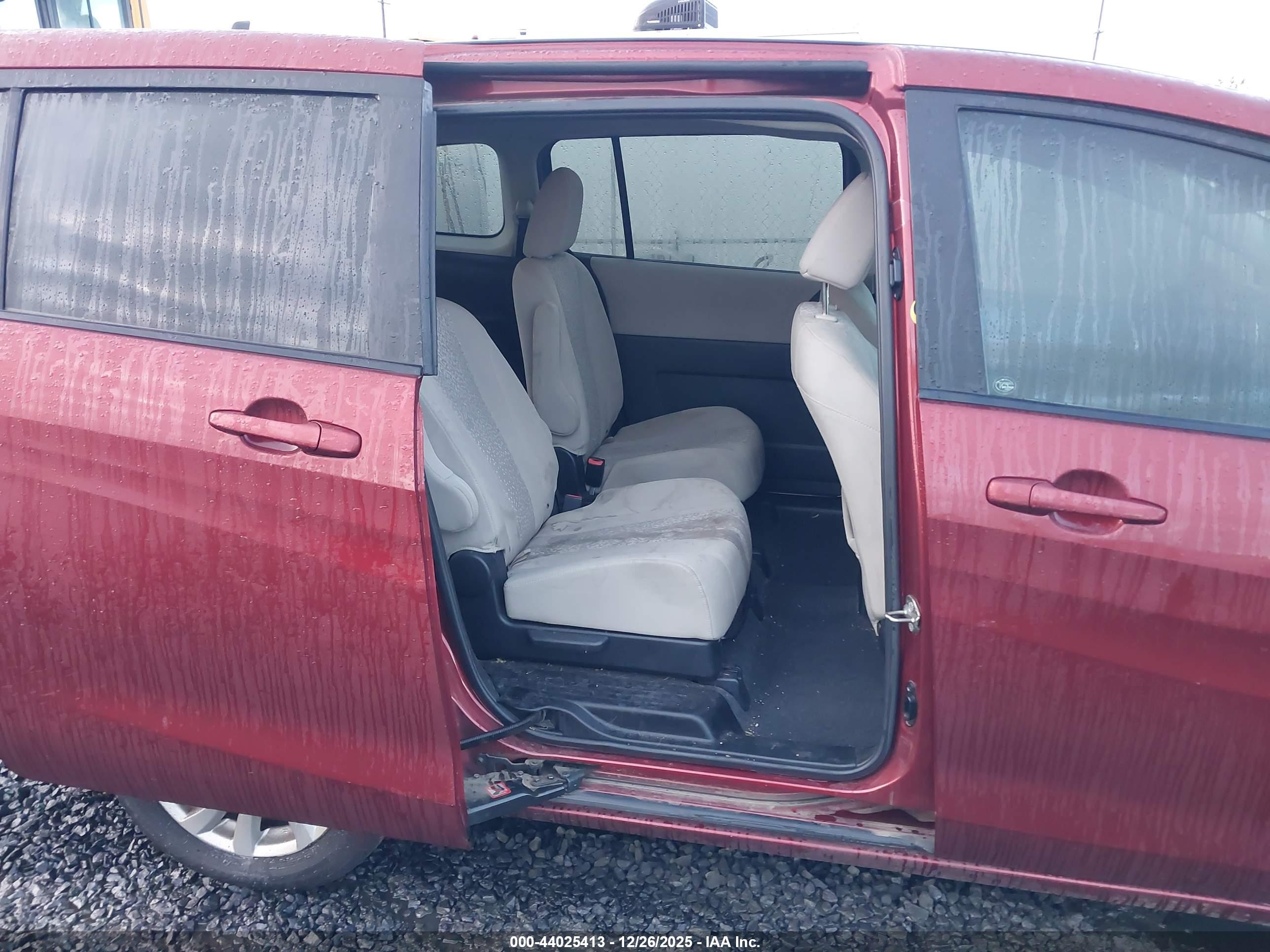 MAZDA MAZDA5 image 8