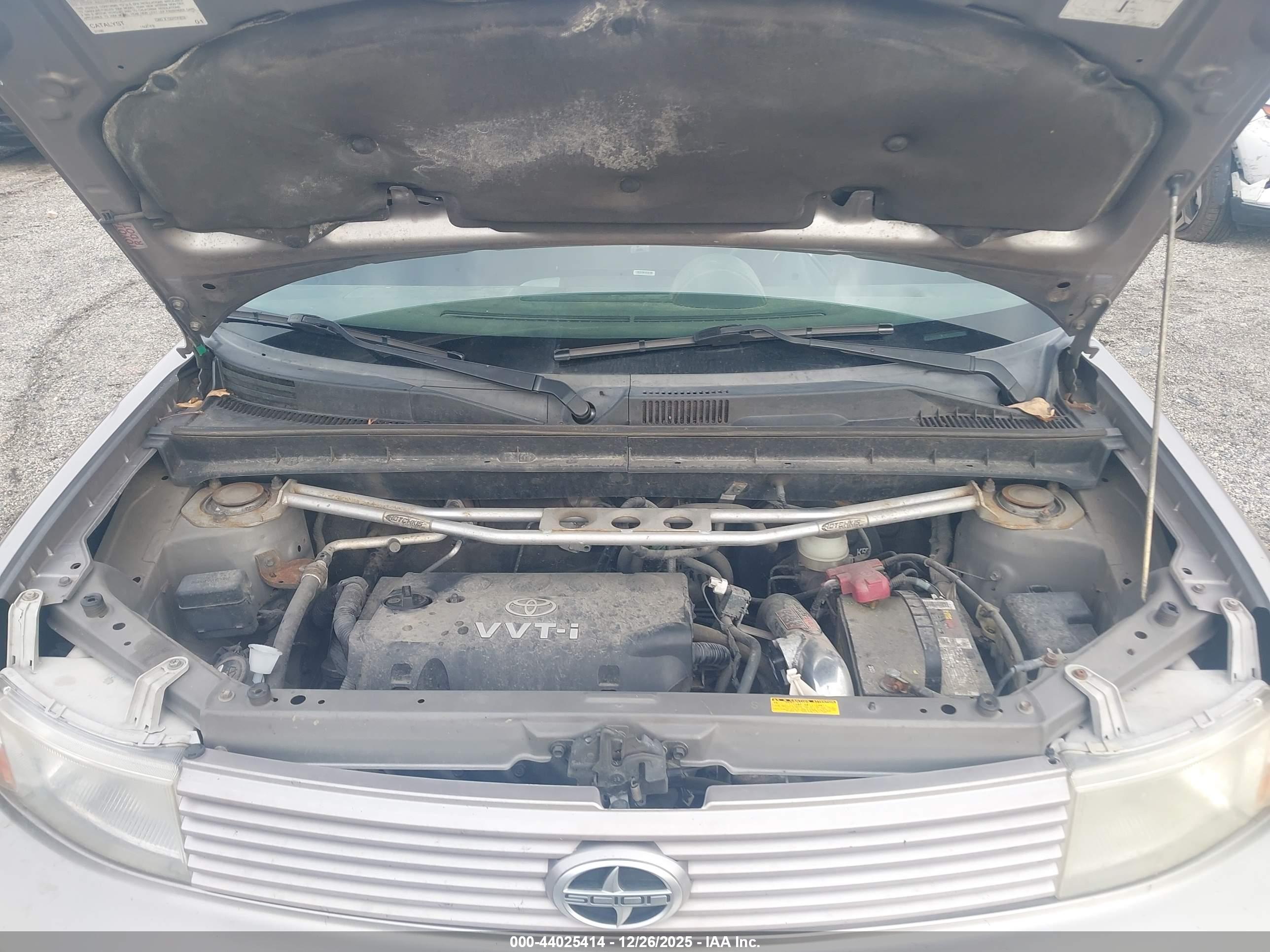 SCION XB image 10