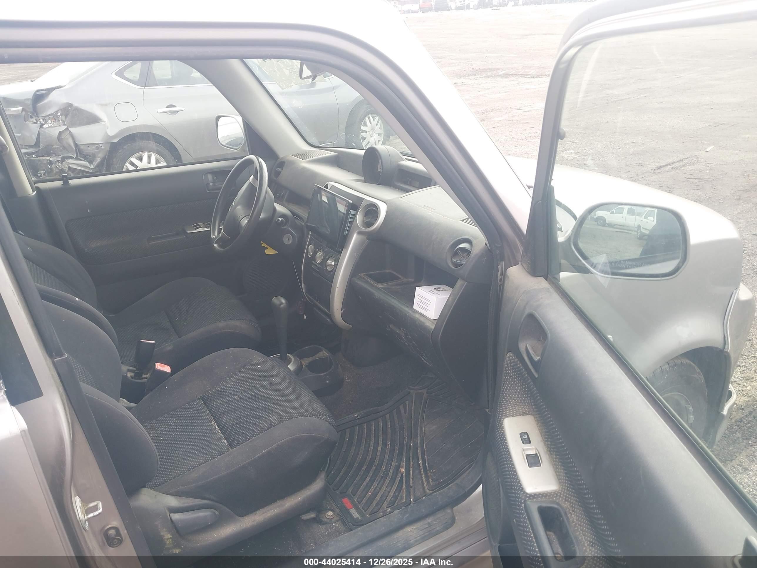 SCION XB image 5