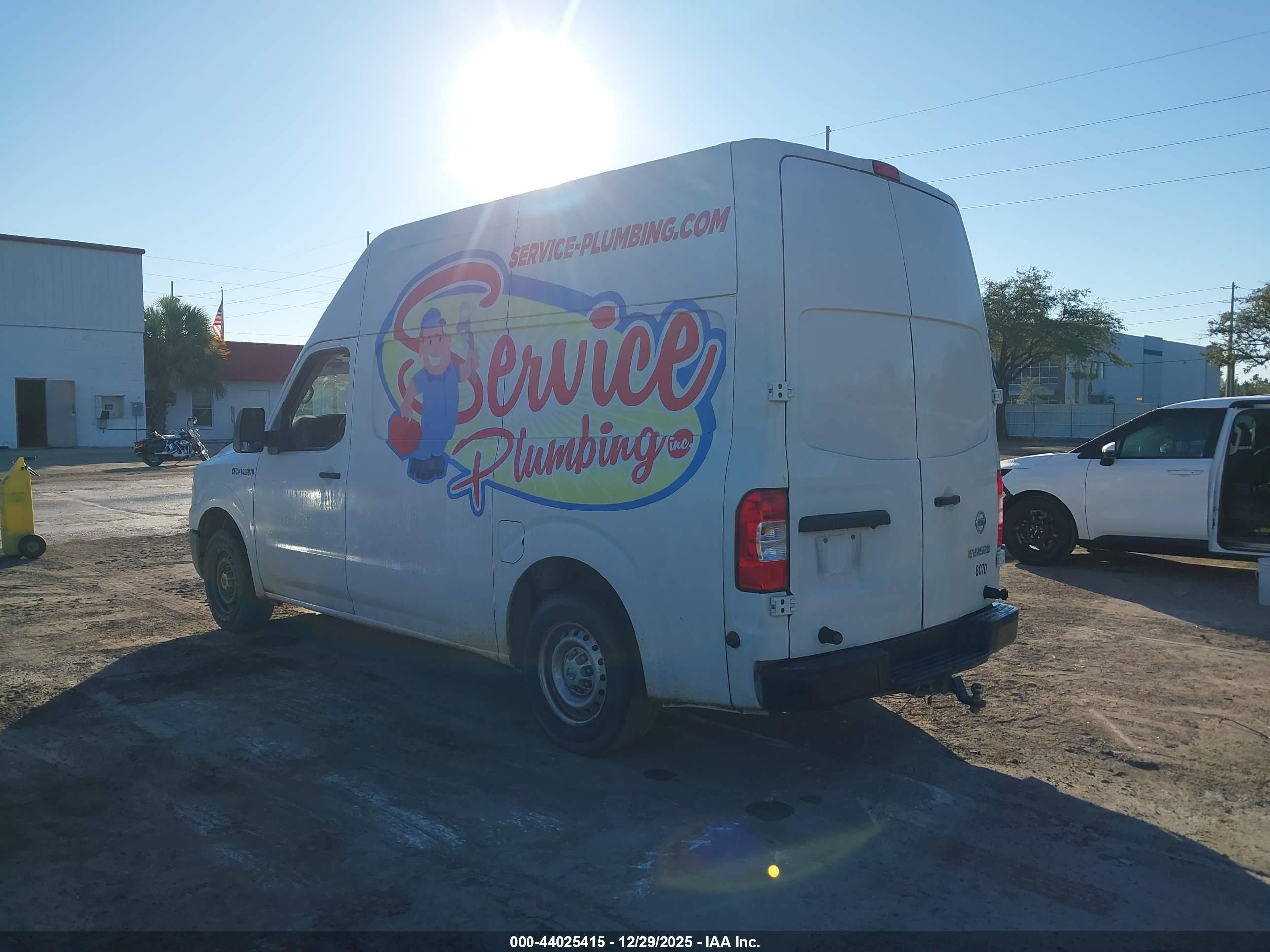 NISSAN NV image 3