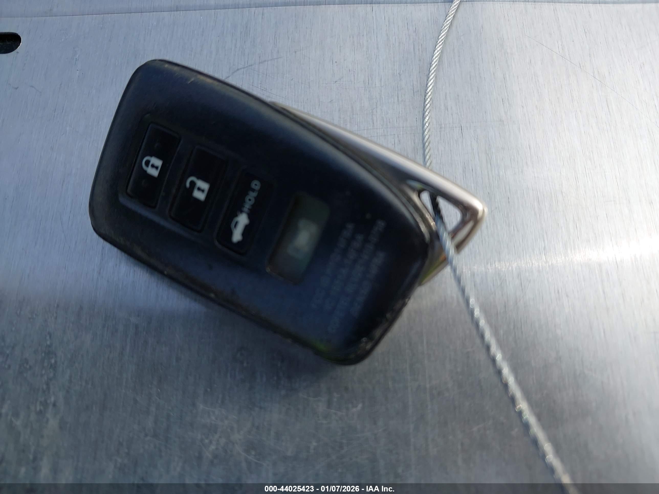 LEXUS IS image 11
