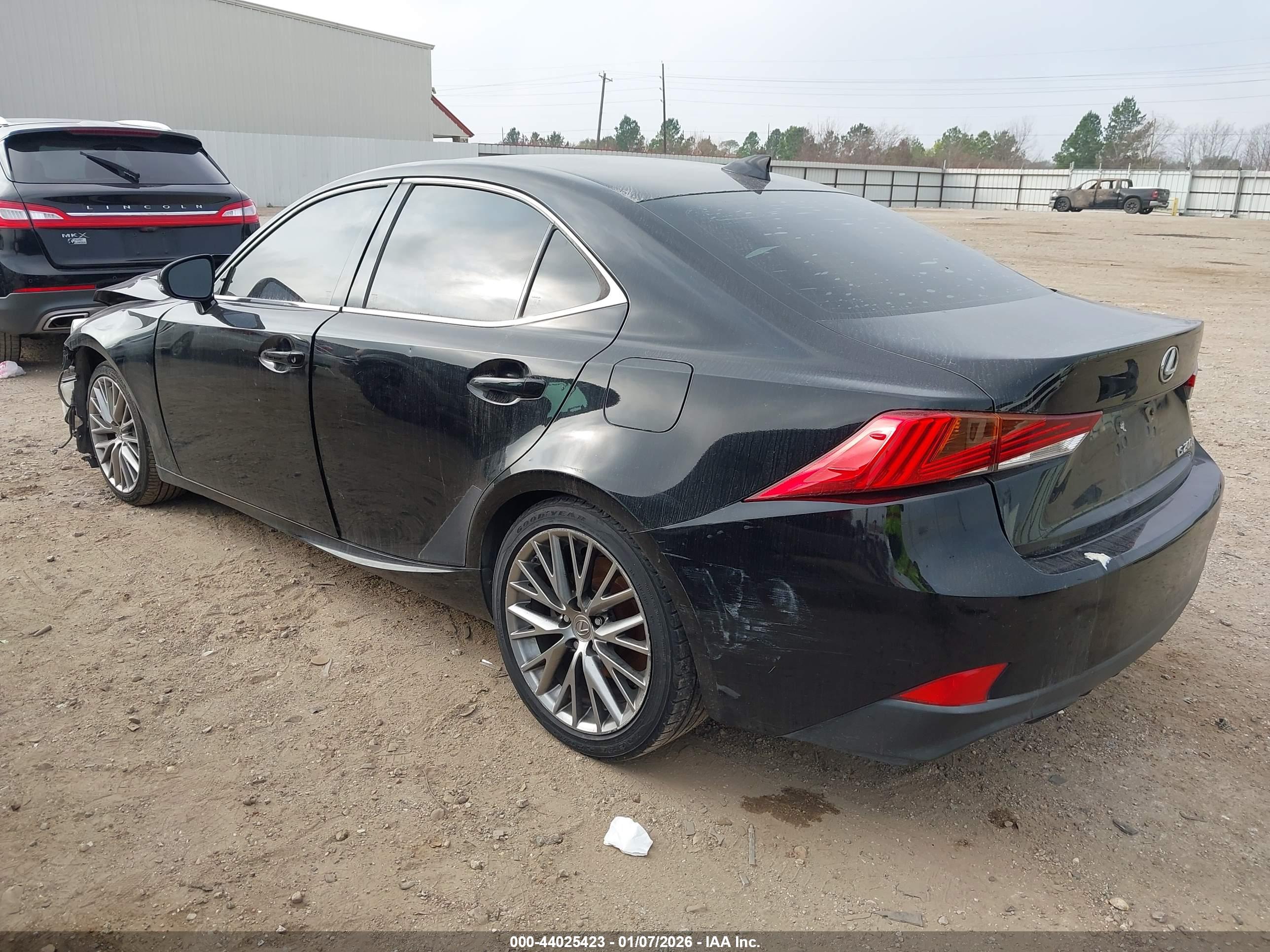 LEXUS IS image 3