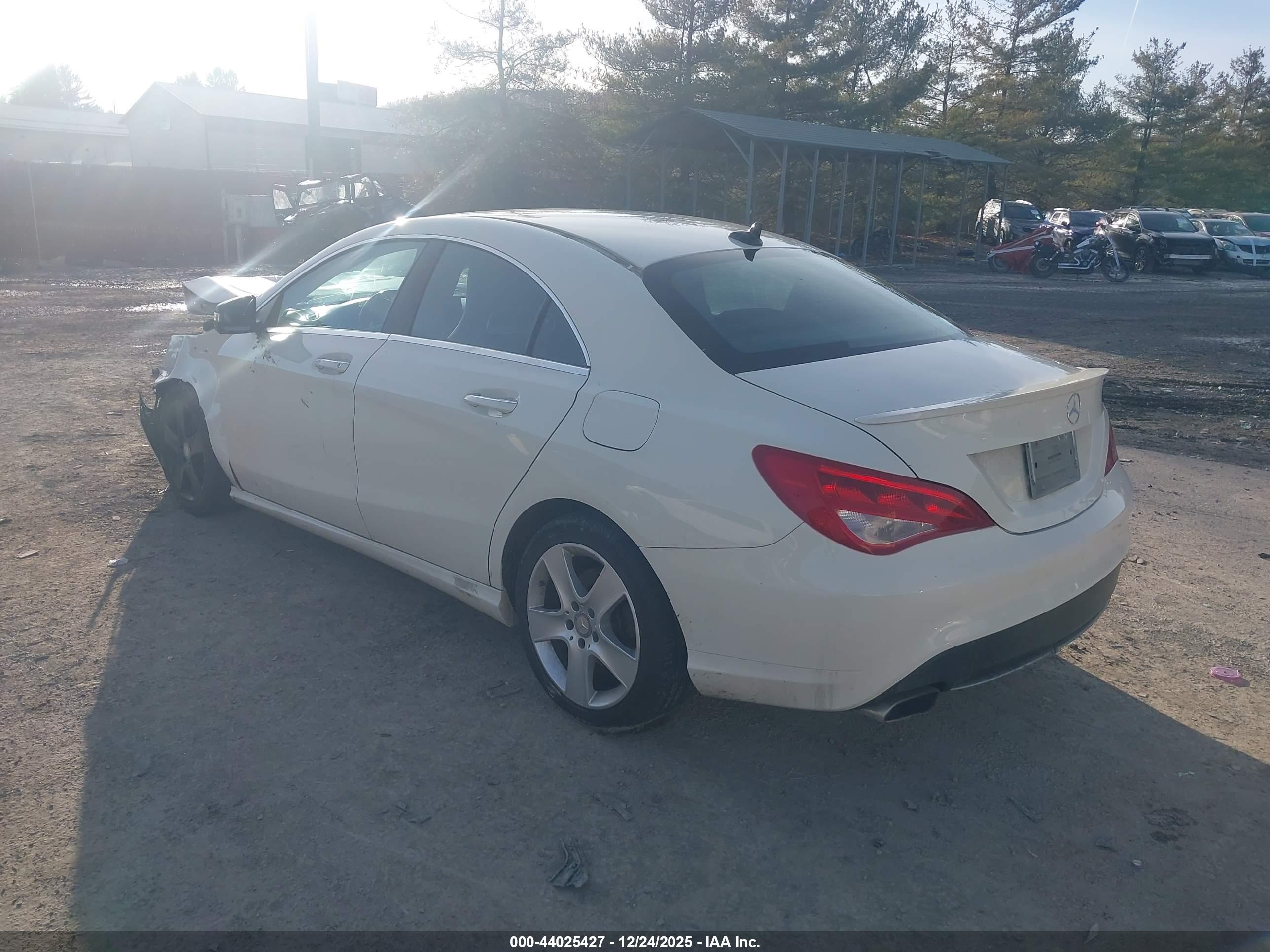 MERCEDES-BENZ CLA image 3