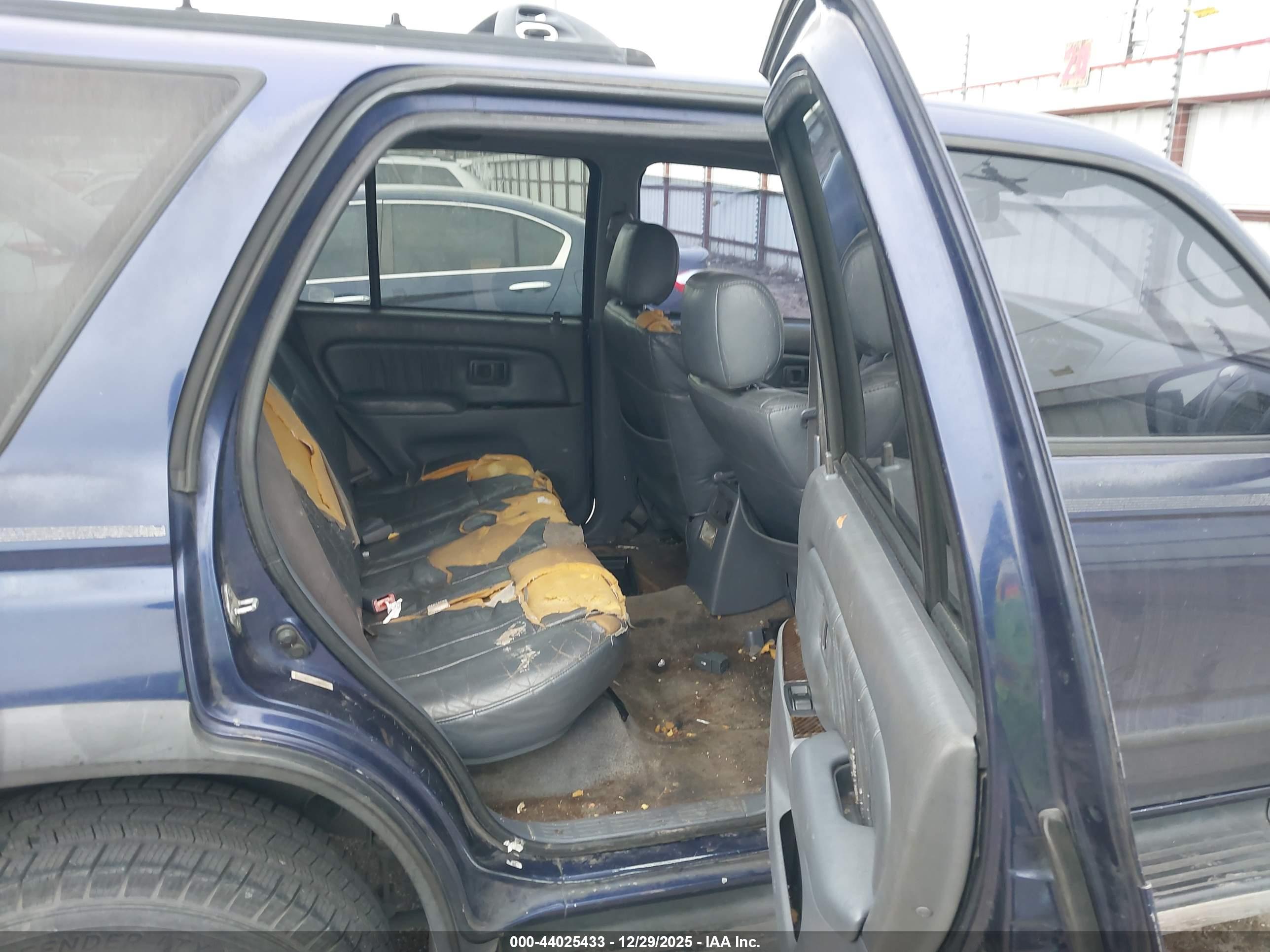 TOYOTA 4RUNNER image 8