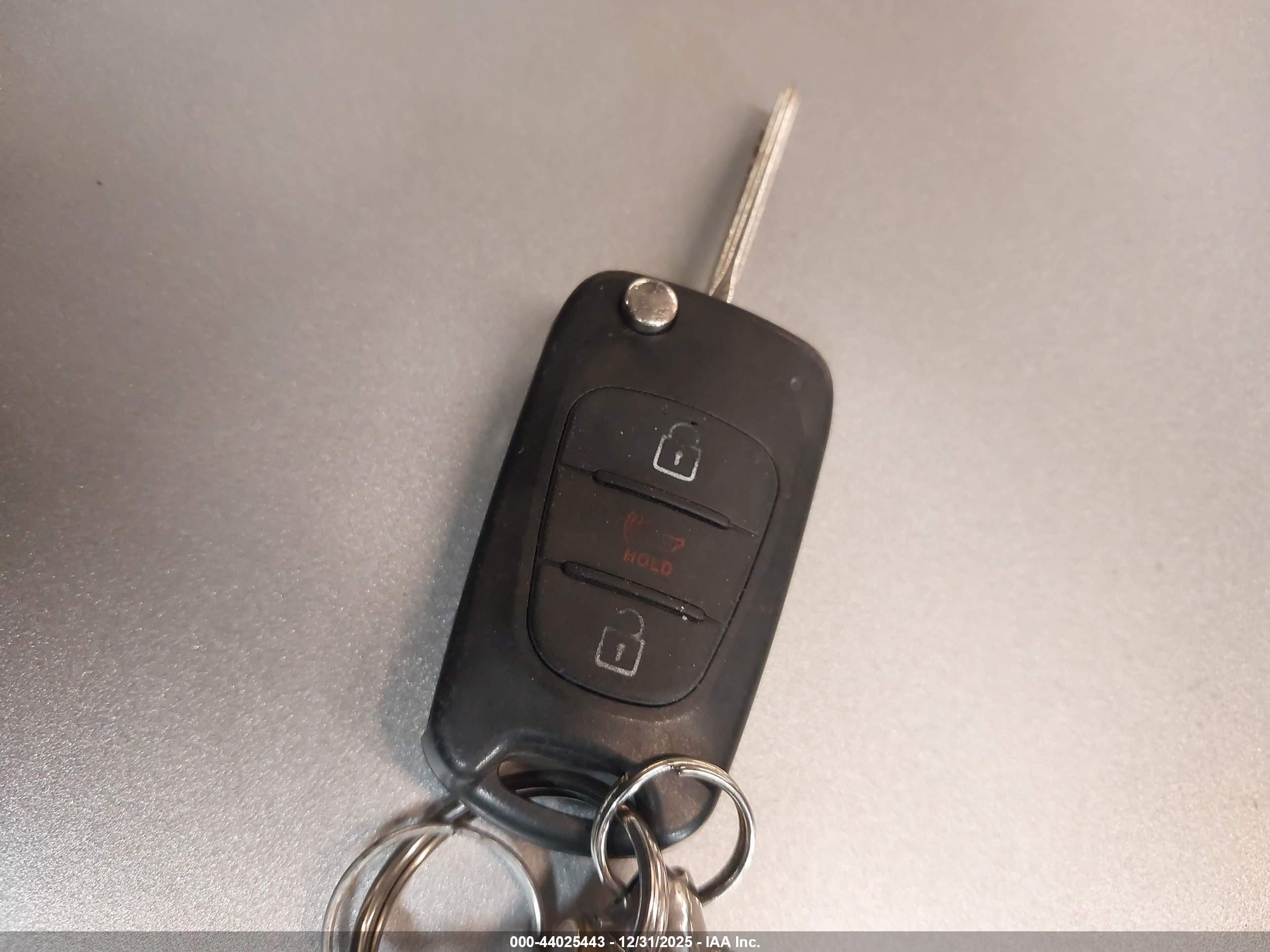 KIA SPORTAGE image 11