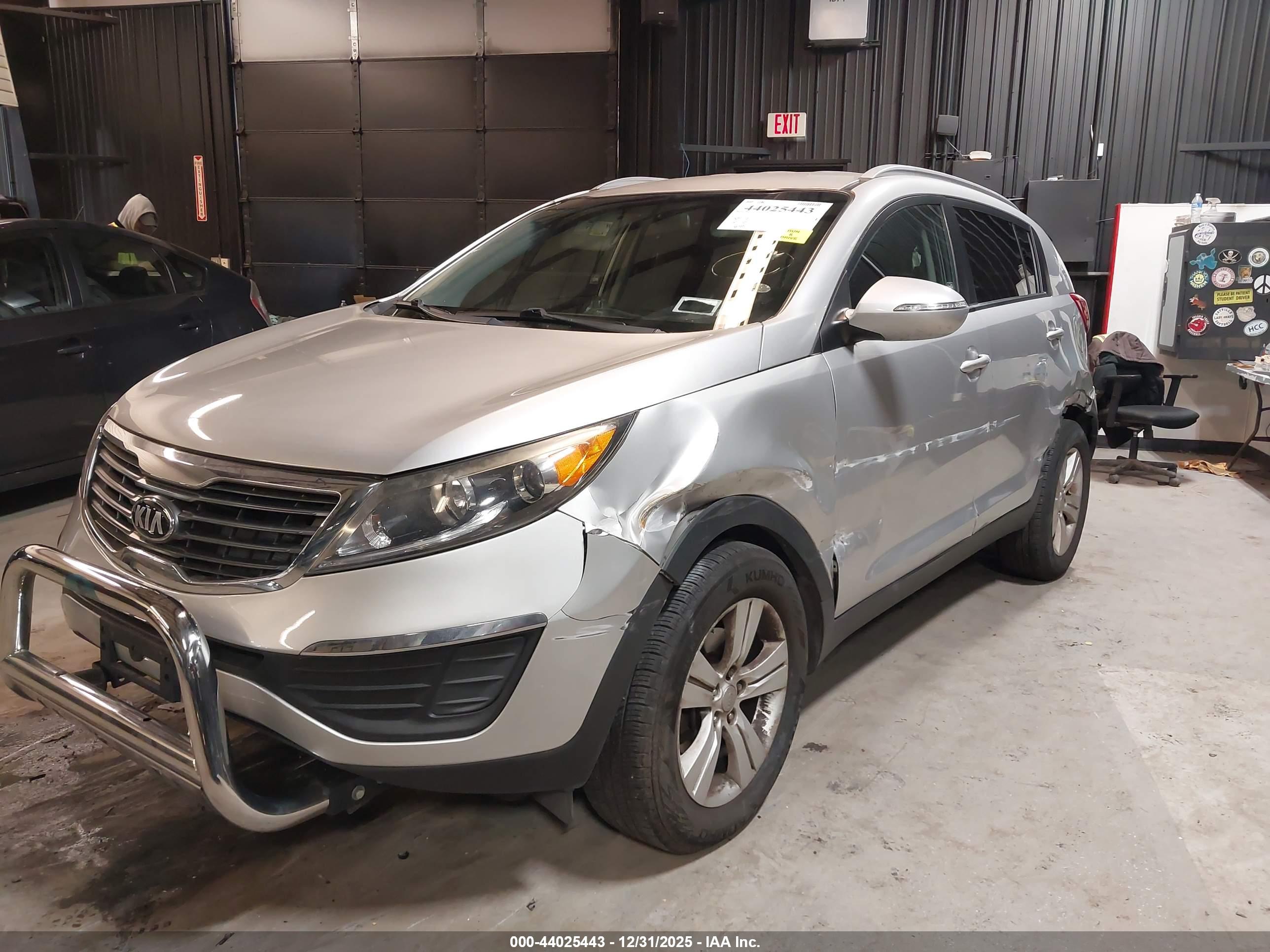 KIA SPORTAGE image 2