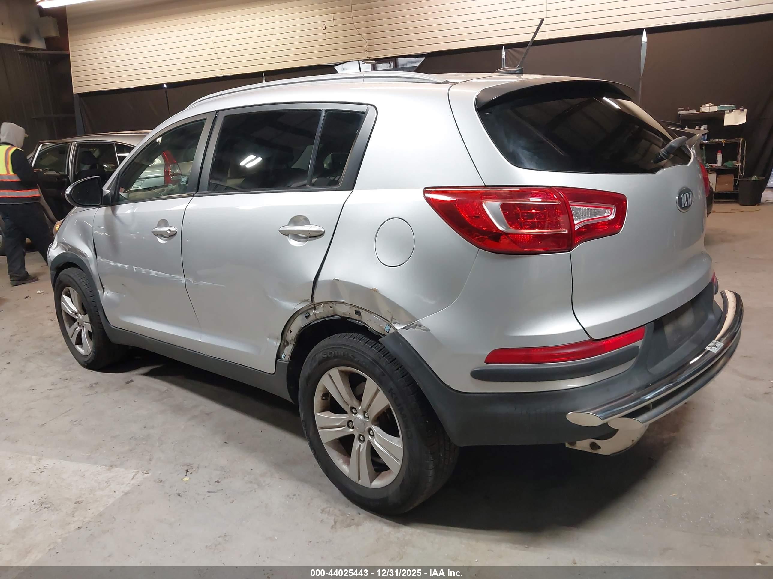 KIA SPORTAGE image 3
