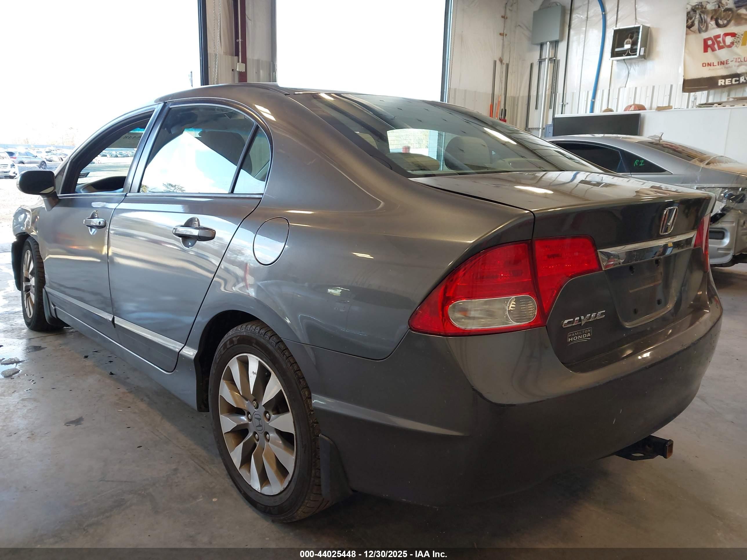 HONDA CIVIC image 3
