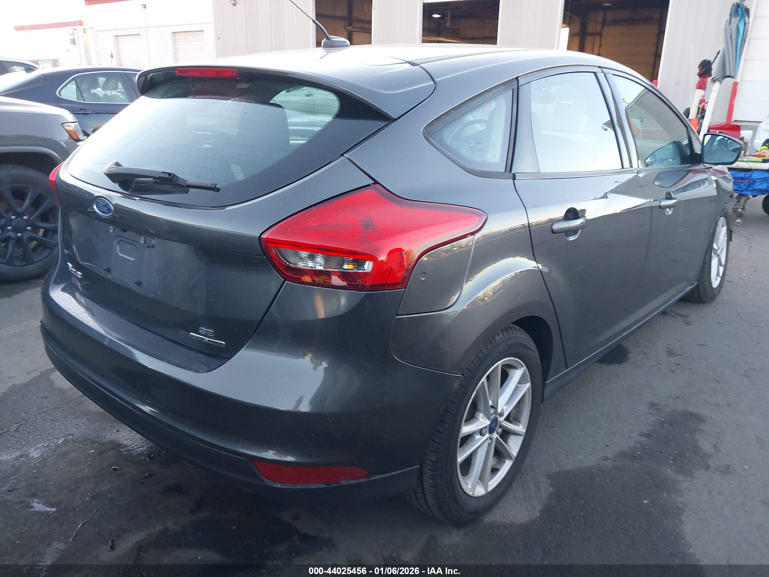 FORD FOCUS image 4