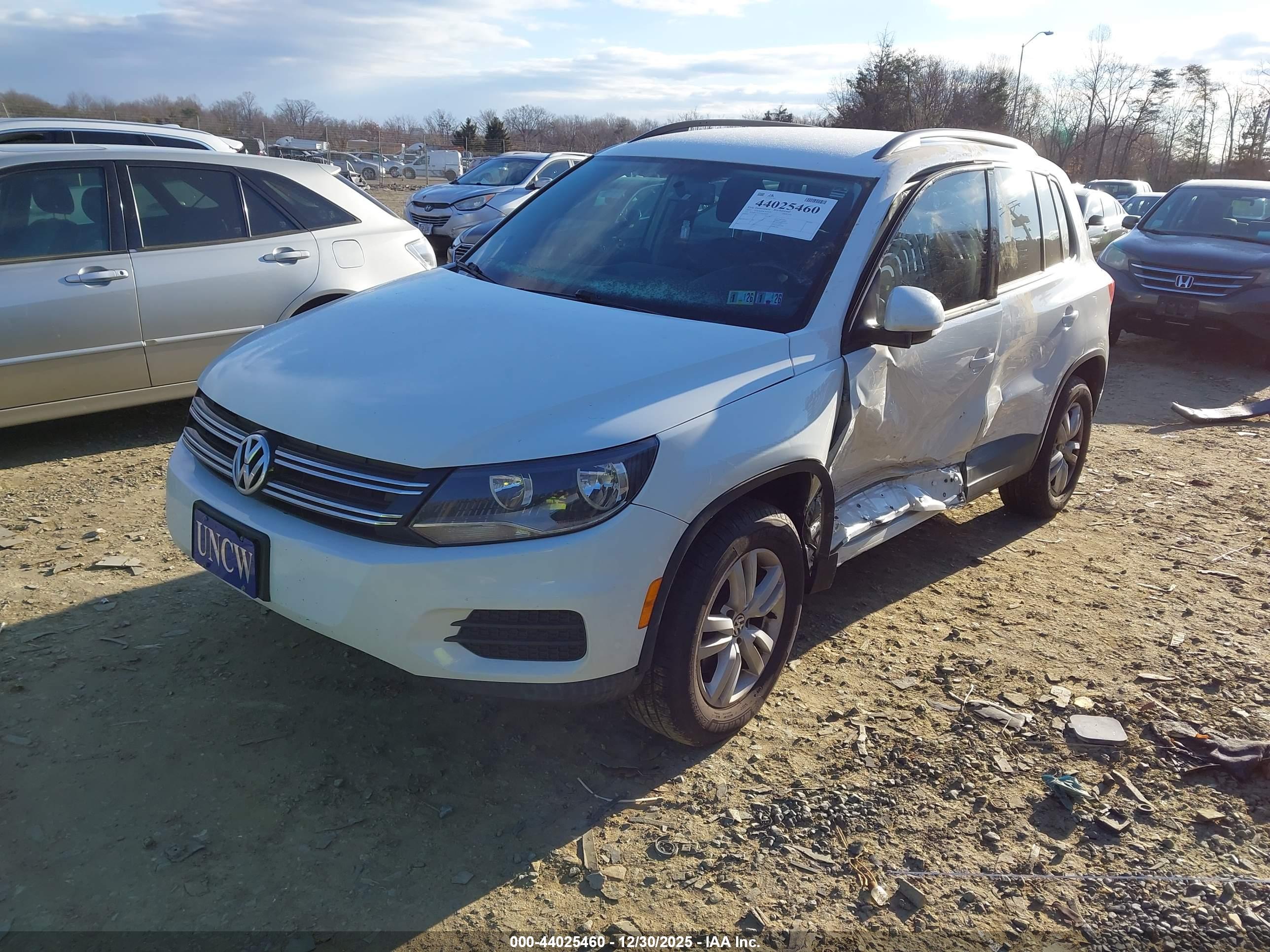VOLKSWAGEN TIGUAN image 2