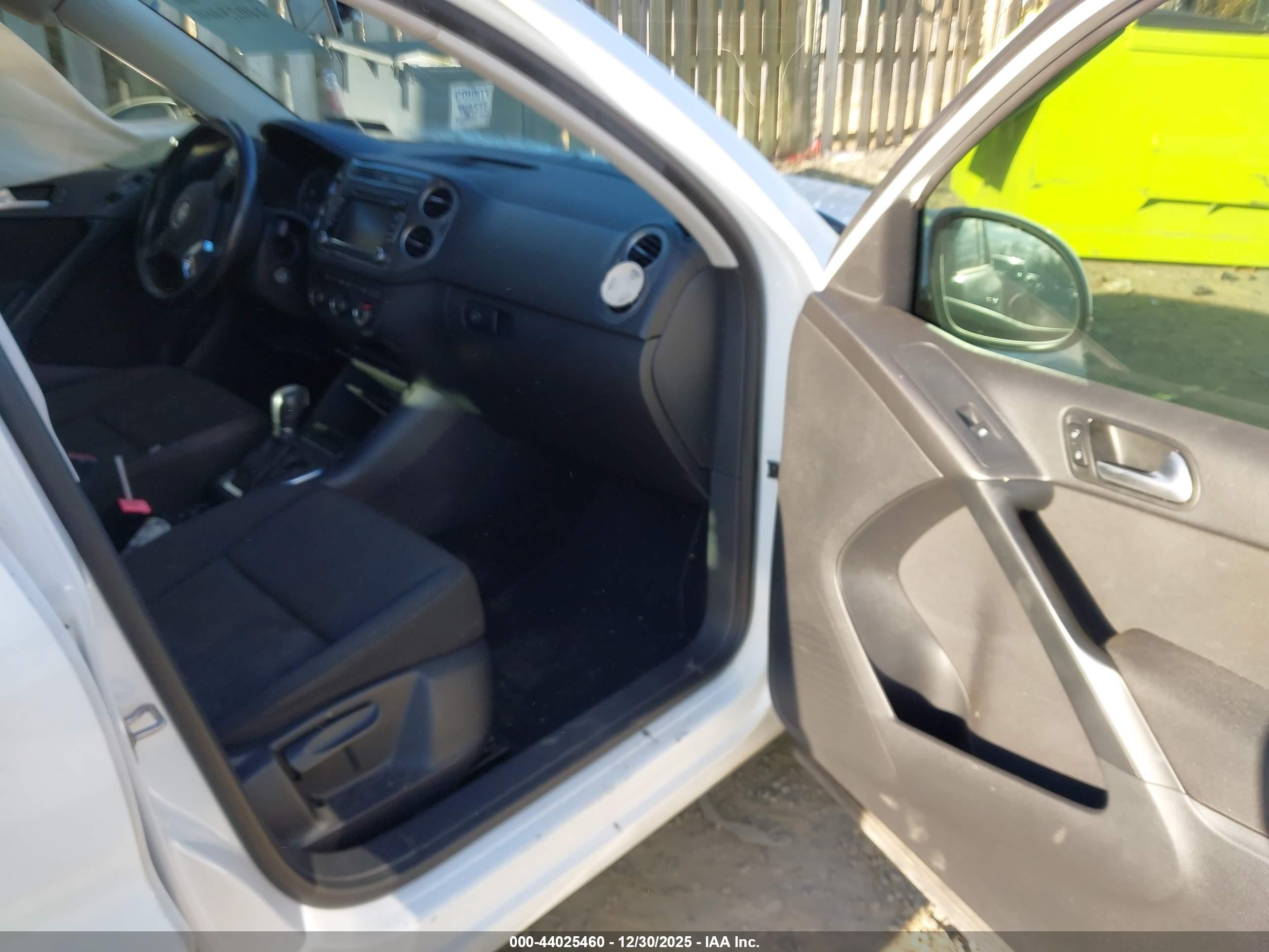 VOLKSWAGEN TIGUAN image 5